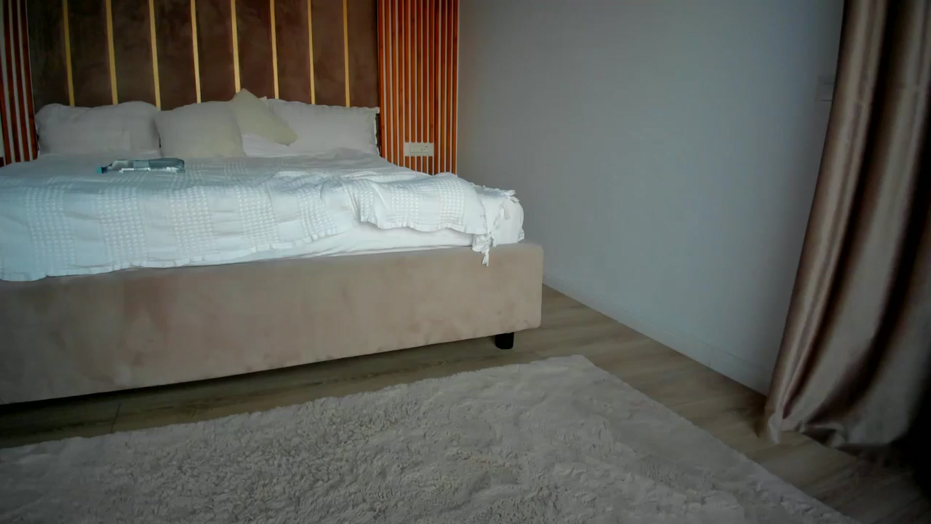 Gallery image thumbnail from SerenDYpity's myfreecams stream on, 09/02/2024, 17:04 image 17 of 20