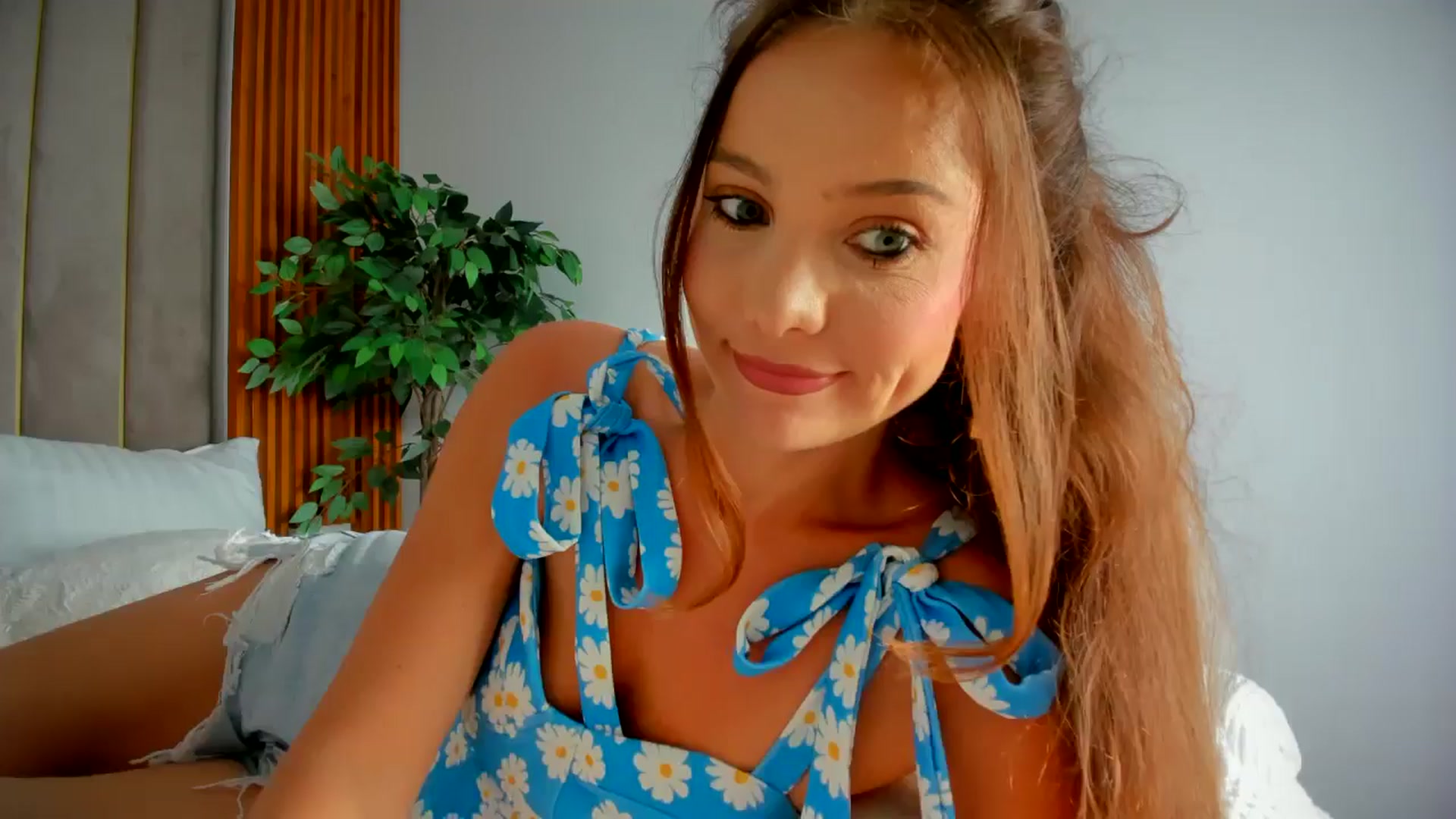 Gallery image thumbnail from SerenDYpity's myfreecams stream on, 09/06/2024, 15:22 image 11 of 20