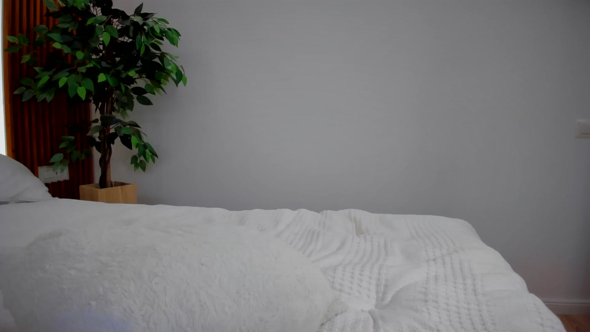 Gallery image thumbnail from SerenDYpity's myfreecams stream on, 09/09/2024, 20:40 image 1 of 20