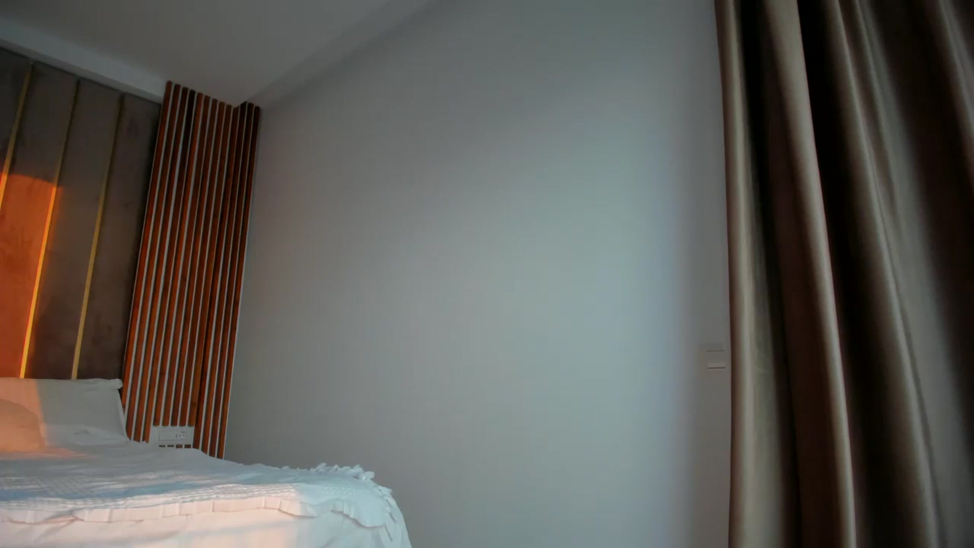 Gallery image thumbnail from SerenDYpity's myfreecams stream on, 09/12/2024, 16:43 image 16 of 20