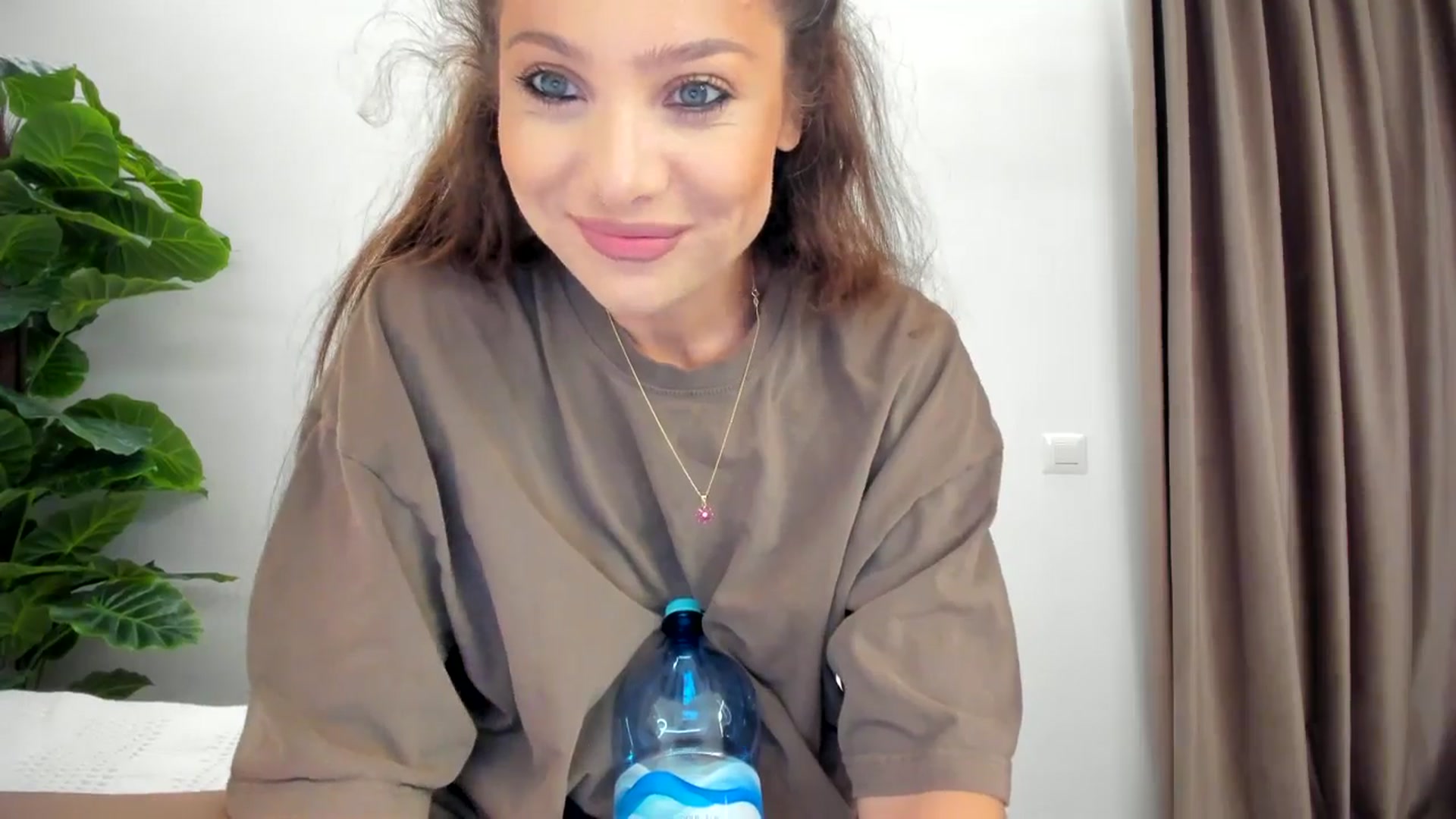 Gallery image thumbnail from SerenDYpity's myfreecams stream on, 09/13/2024, 18:21 image 6 of 20