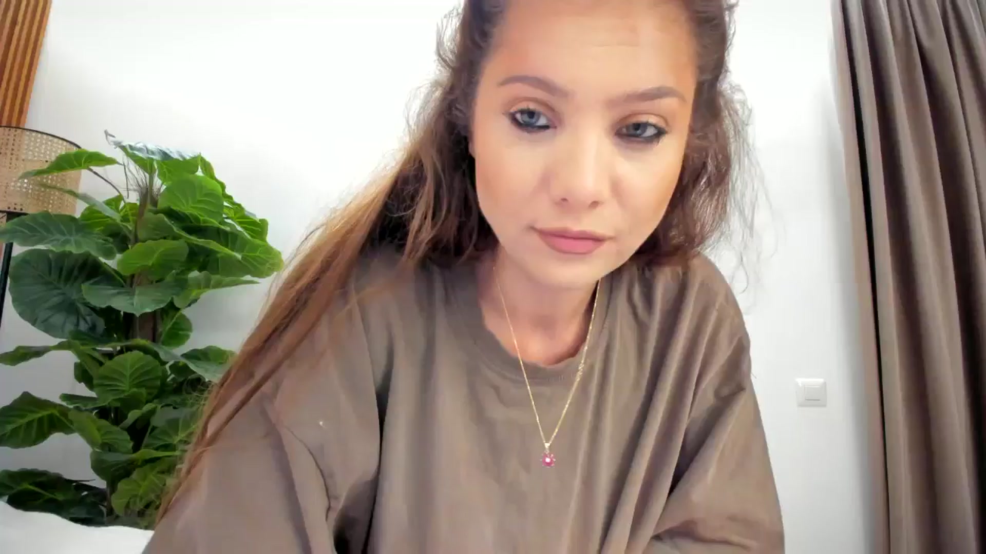 Gallery image thumbnail from SerenDYpity's myfreecams stream on, 09/13/2024, 18:21 image 1 of 20