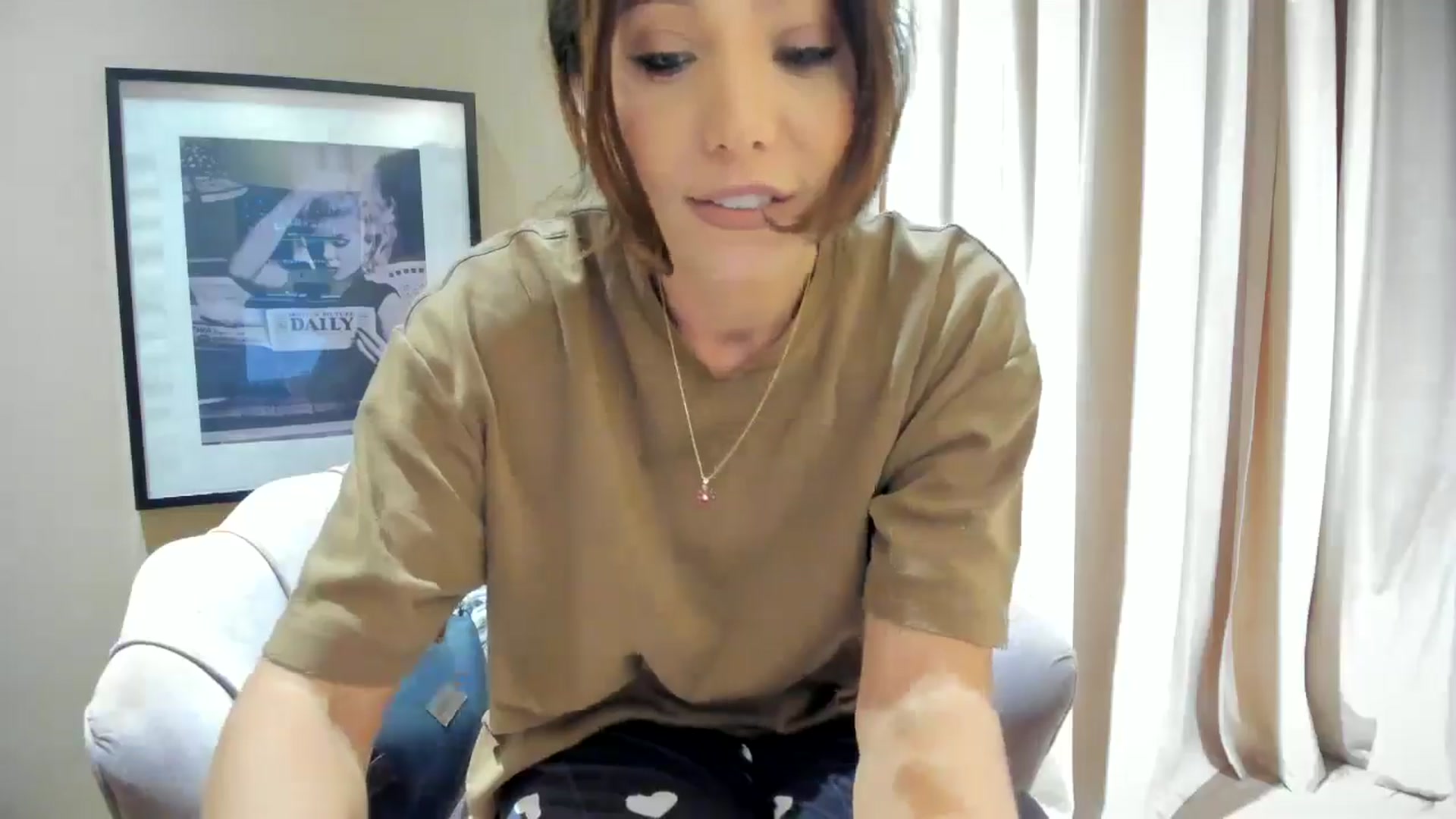 Gallery image thumbnail from SerenDYpity's myfreecams stream on, 09/25/2024, 17:47 image 4 of 20