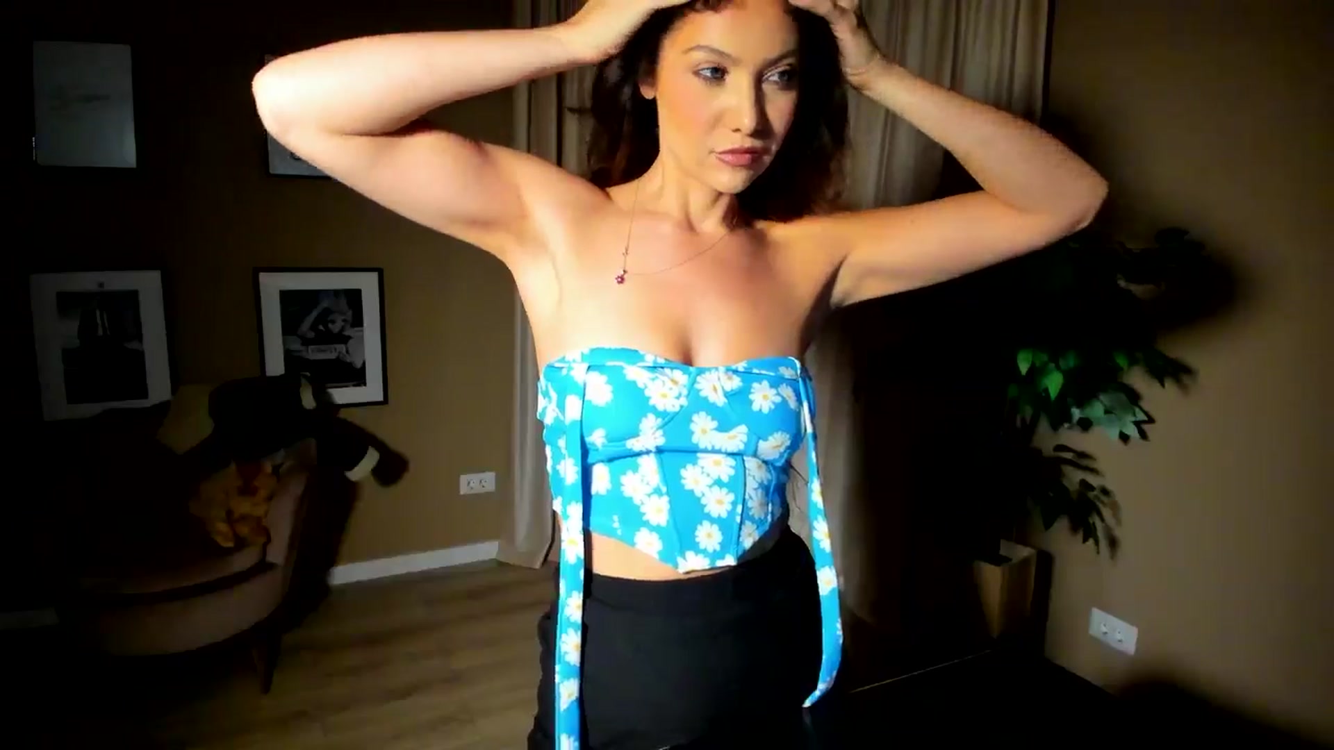 Gallery image thumbnail from SerenDYpity's myfreecams stream on, 10/04/2024, 16:51 image 16 of 20