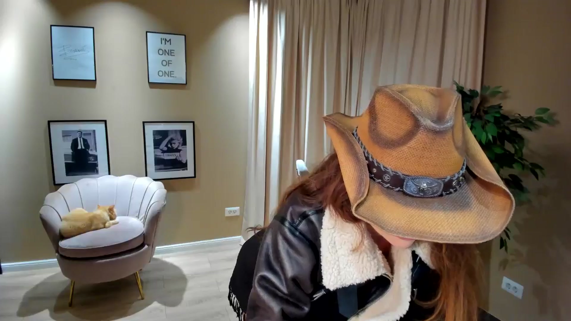 Gallery image thumbnail from SerenDYpity's myfreecams stream on, 10/04/2024, 16:51 image 11 of 20