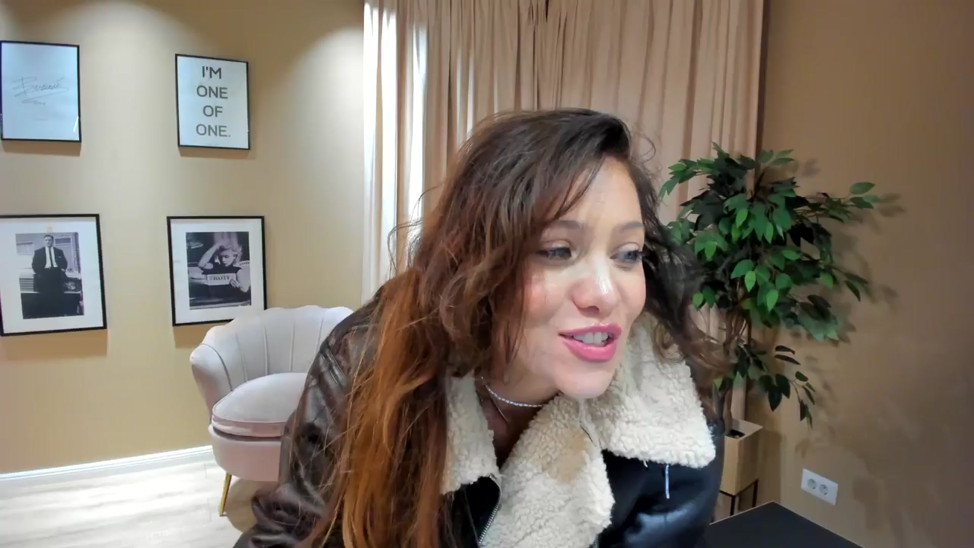 Gallery image thumbnail from SerenDYpity's myfreecams stream on, 10/04/2024, 21:45 image 13 of 20