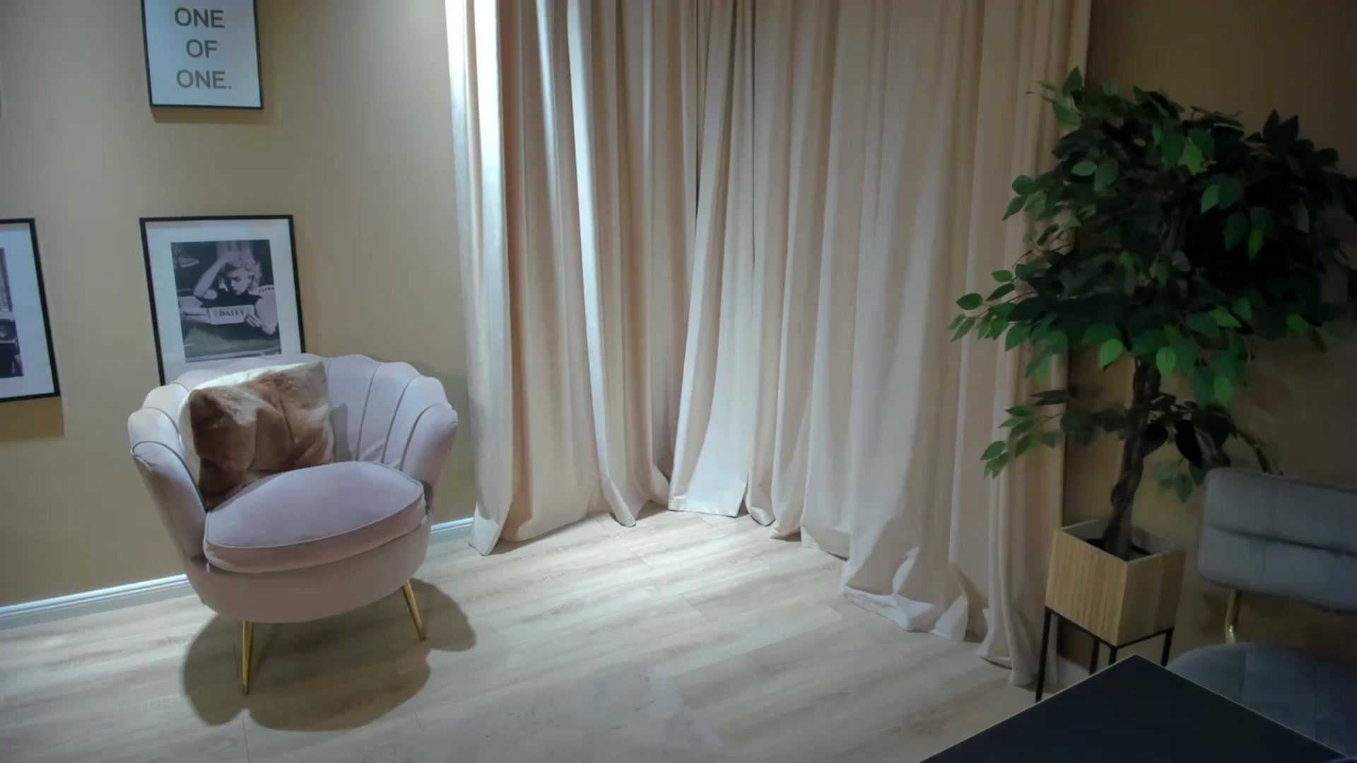 Gallery image thumbnail from SerenDYpity's myfreecams stream on, 10/21/2024, 17:03 image 12 of 20