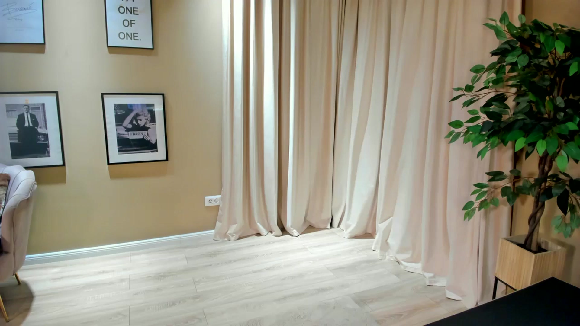 Gallery image thumbnail from SerenDYpity's myfreecams stream on, 11/04/2024, 17:35 image 16 of 20