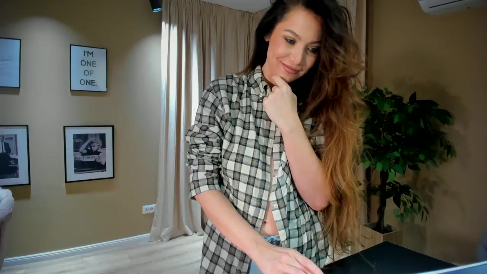 Gallery image thumbnail from SerenDYpity's myfreecams stream on, 11/04/2024, 17:35 image 12 of 20