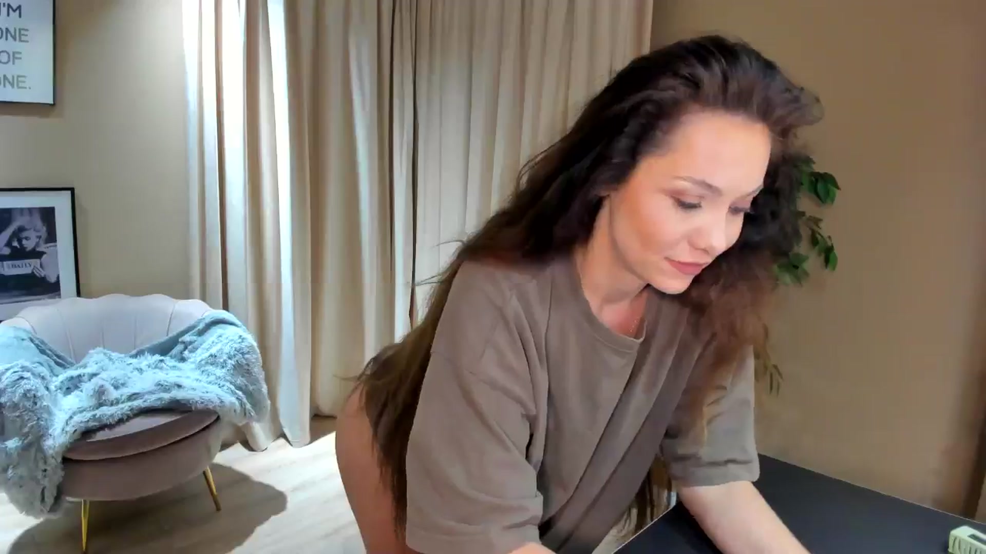 Gallery image thumbnail from SerenDYpity's myfreecams stream on, 11/09/2024, 17:44 image 12 of 20