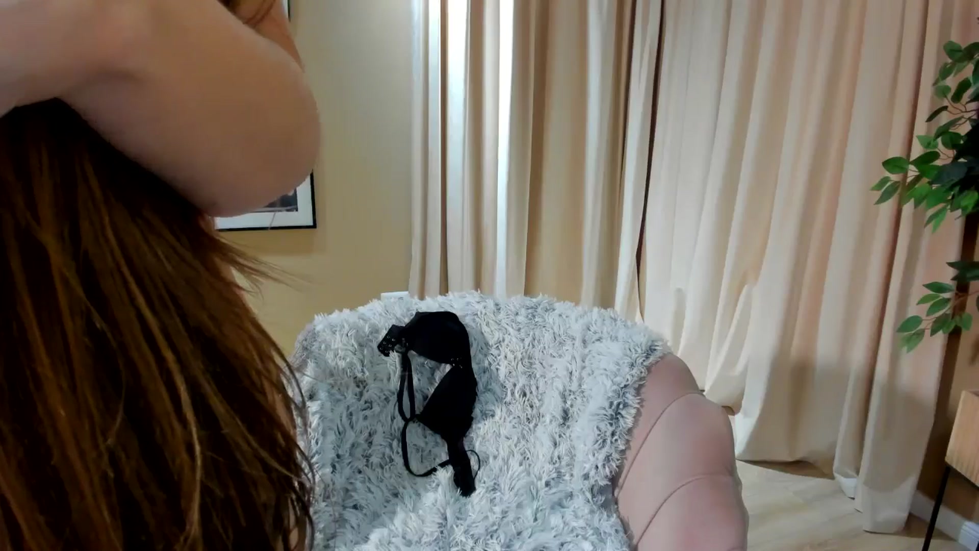 Gallery image thumbnail from SerenDYpity's myfreecams stream on, 11/09/2024, 21:13 image 6 of 20