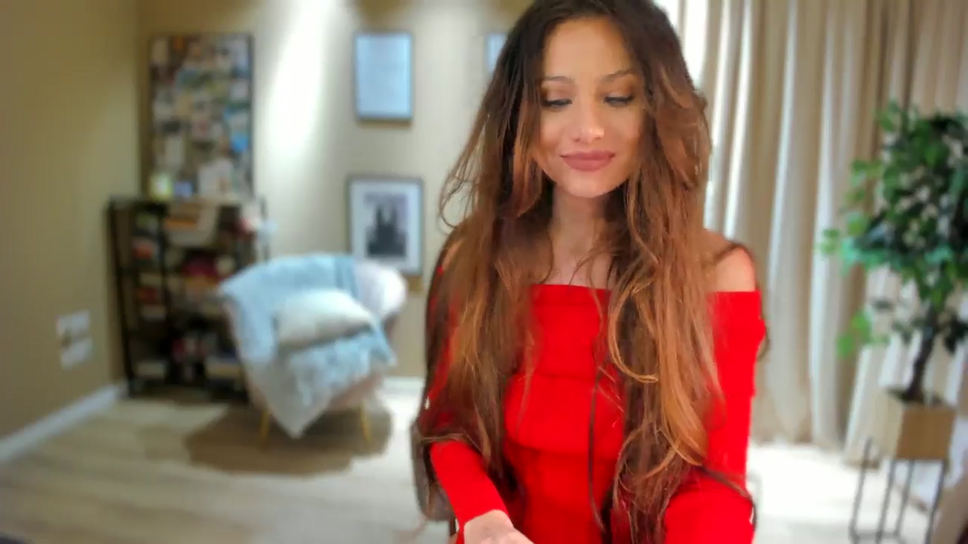 Gallery image thumbnail from SerenDYpity's myfreecams stream on, 11/13/2024, 21:20 image 6 of 20