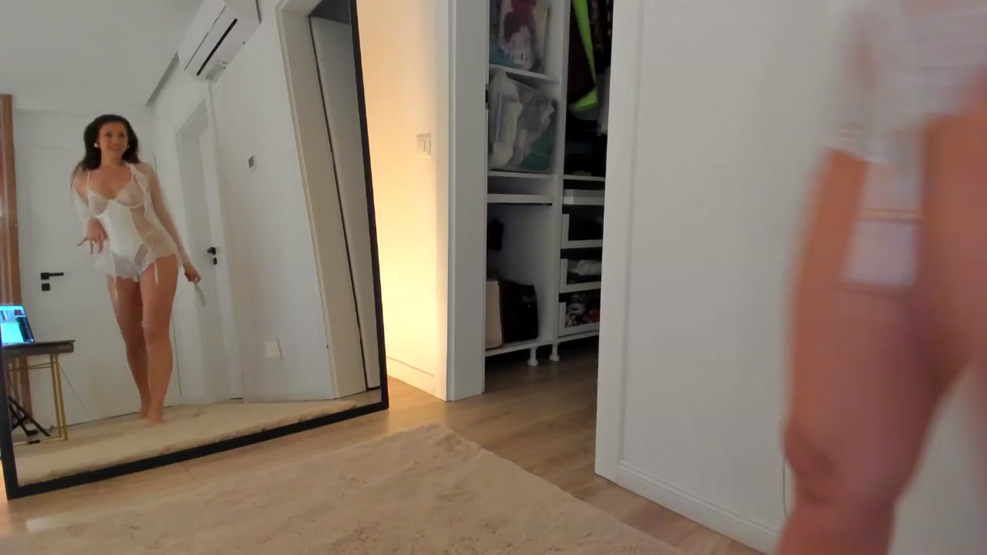Gallery image thumbnail from SerenDYpity's myfreecams stream on, 11/21/2024, 16:54 image 4 of 20