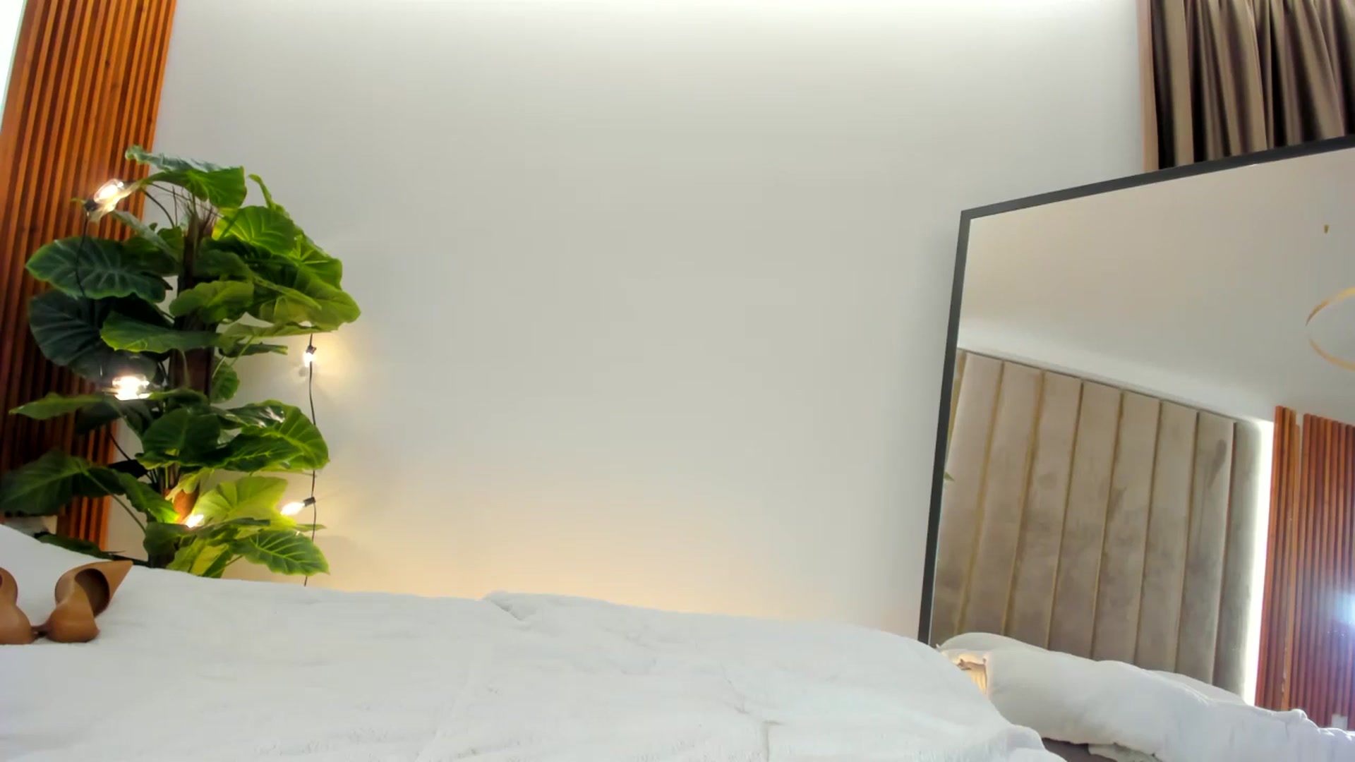 Gallery image thumbnail from SerenDYpity's myfreecams stream on, 11/22/2024, 18:34 image 20 of 20