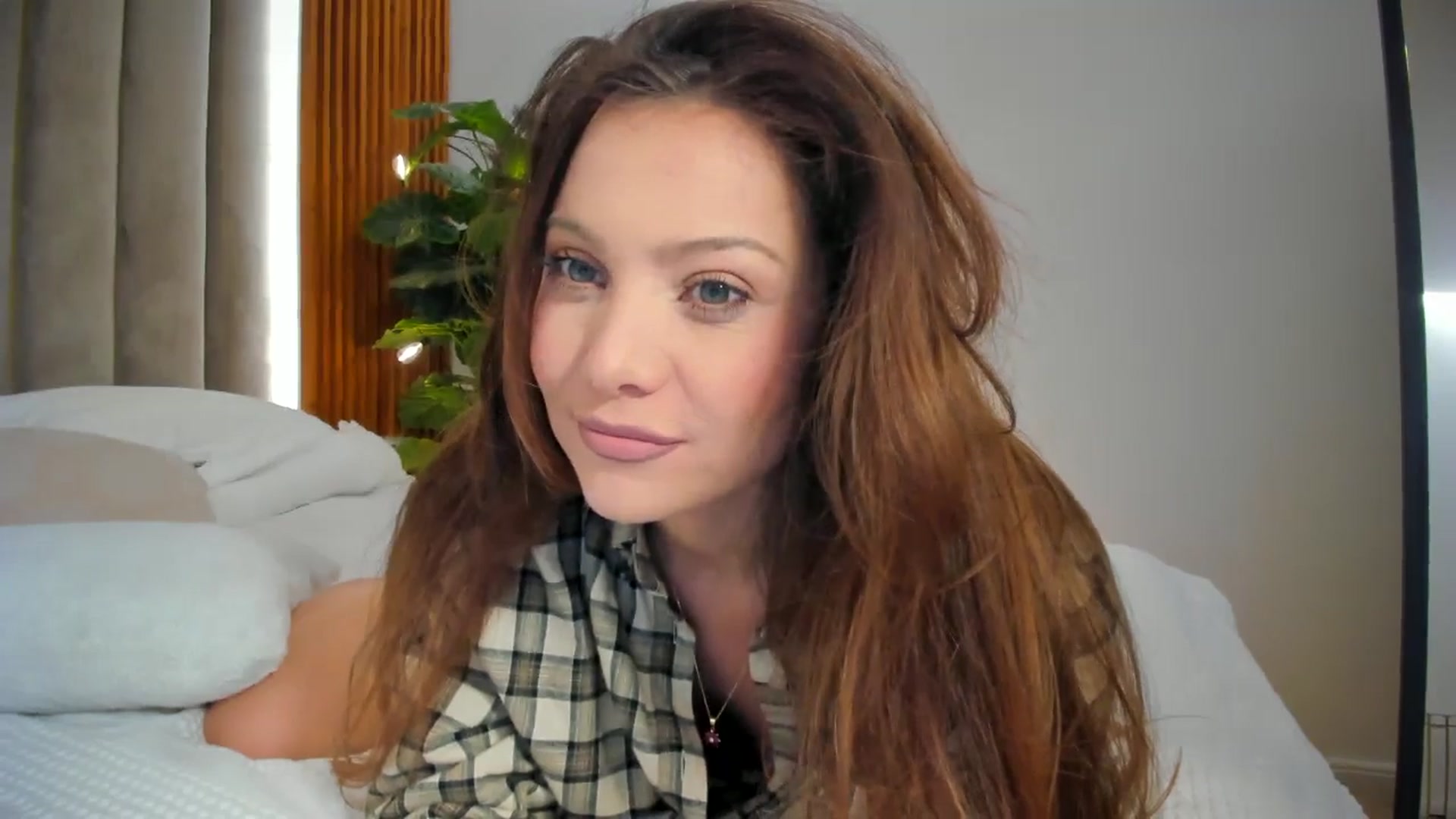 Gallery image thumbnail from SerenDYpity's myfreecams stream on, 11/24/2024, 18:12 image 5 of 20