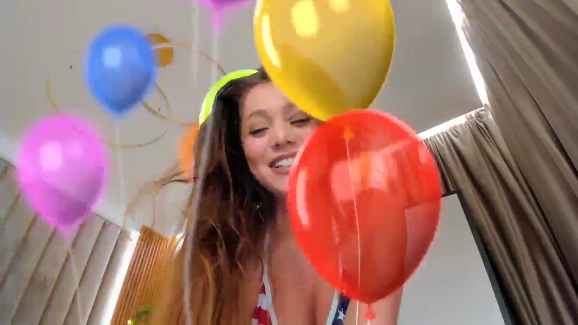 Gallery image thumbnail from SerenDYpity's myfreecams stream on, 11/29/2024, 18:49 image 10 of 20