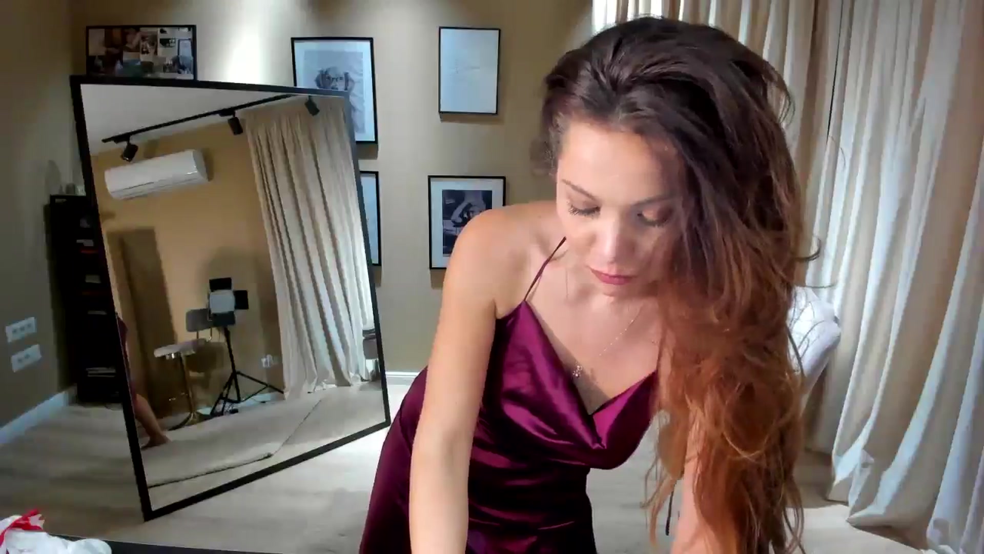 Gallery image thumbnail from SerenDYpity's myfreecams stream on, 12/07/2024, 19:36 image 19 of 20