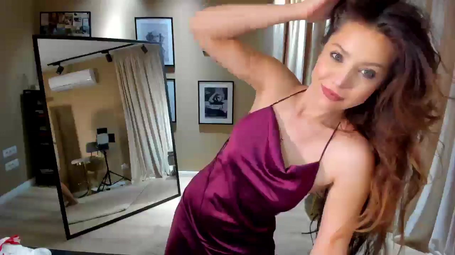 Gallery image thumbnail from SerenDYpity's myfreecams stream on, 12/07/2024, 19:36 image 18 of 20
