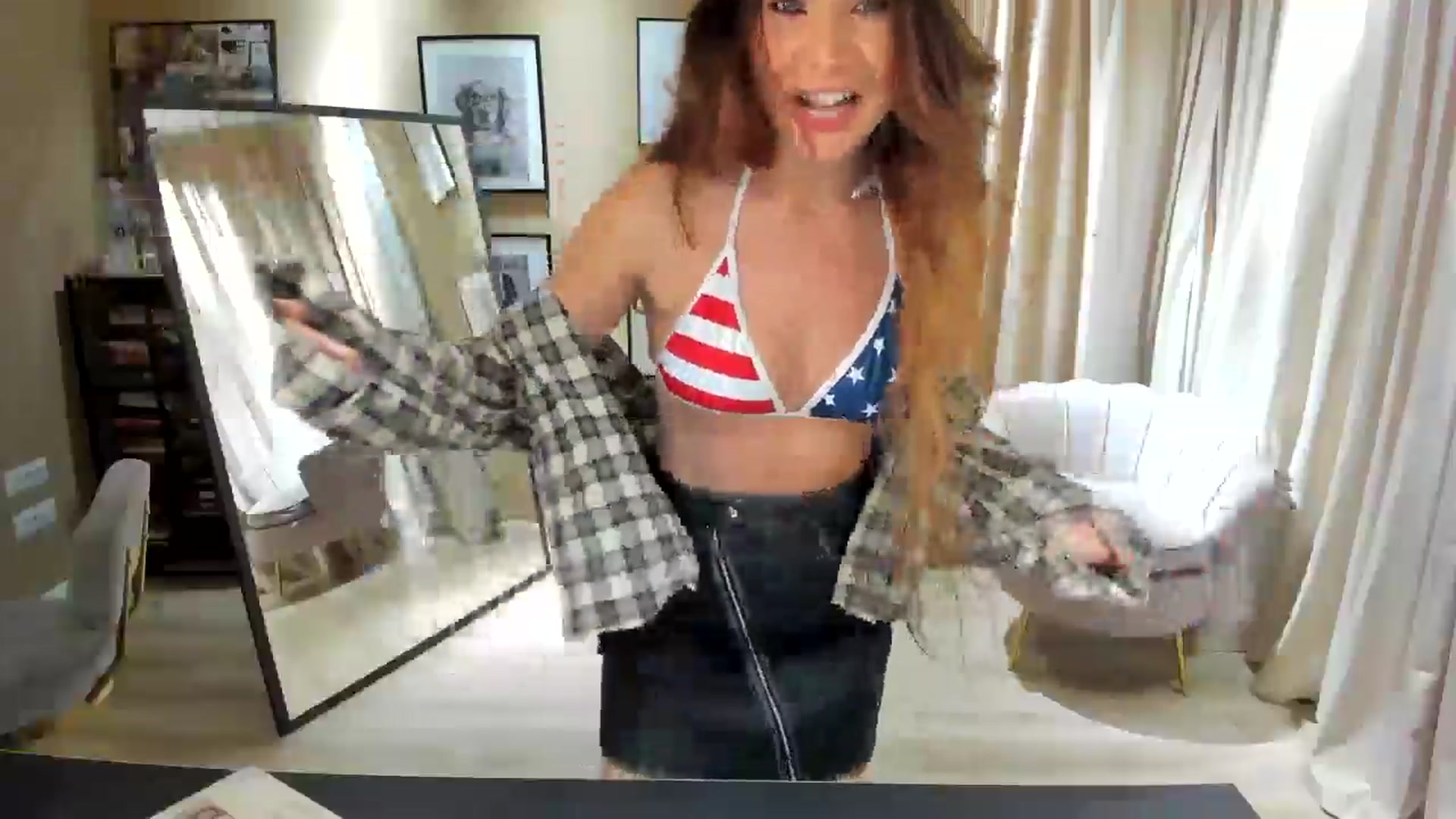 Gallery image thumbnail from SerenDYpity's myfreecams stream on, 12/08/2024, 18:28 image 19 of 20