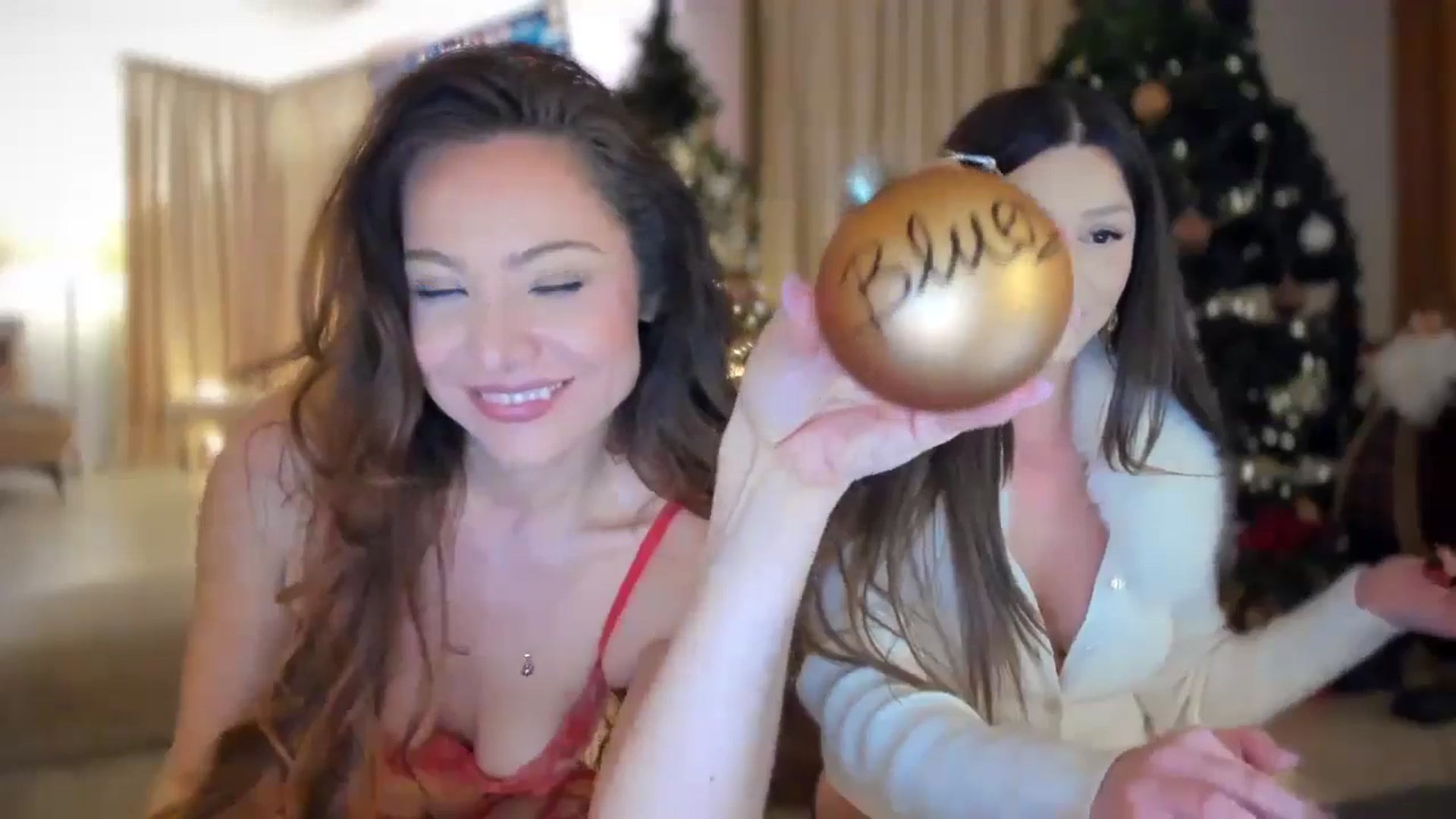 Gallery image thumbnail from SerenDYpity's myfreecams stream on, 12/15/2024, 17:13 image 2 of 20