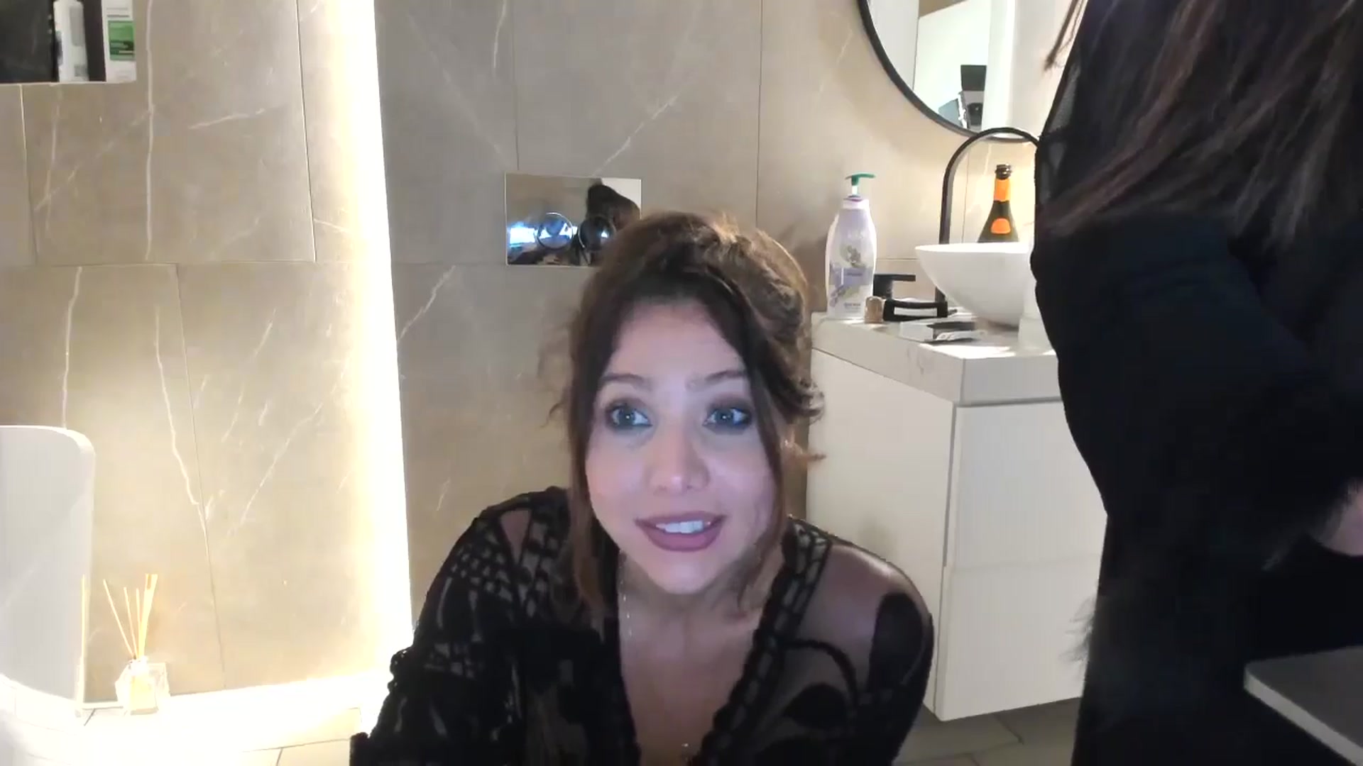 Gallery image thumbnail from SerenDYpity's myfreecams stream on, 12/15/2024, 19:29 image 3 of 20