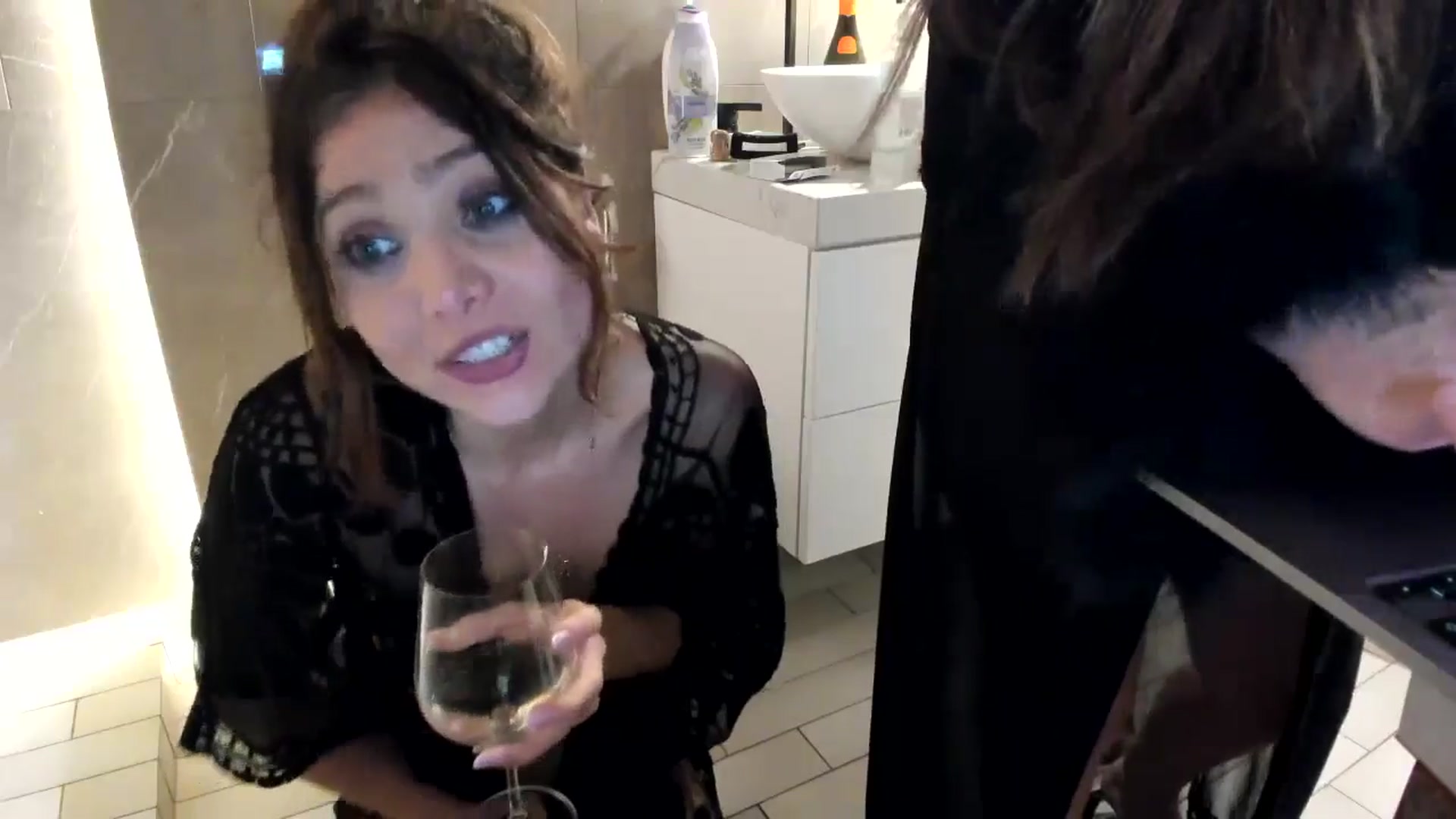 Gallery image thumbnail from SerenDYpity's myfreecams stream on, 12/15/2024, 19:29 image 9 of 20