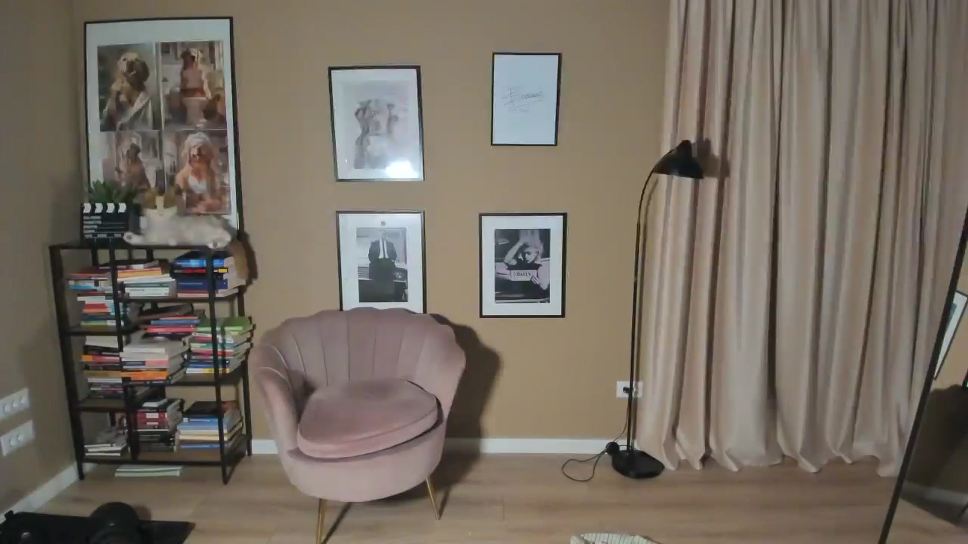 Gallery image thumbnail from SerenDYpity's myfreecams stream on, 01/18/2025, 21:14 image 7 of 20