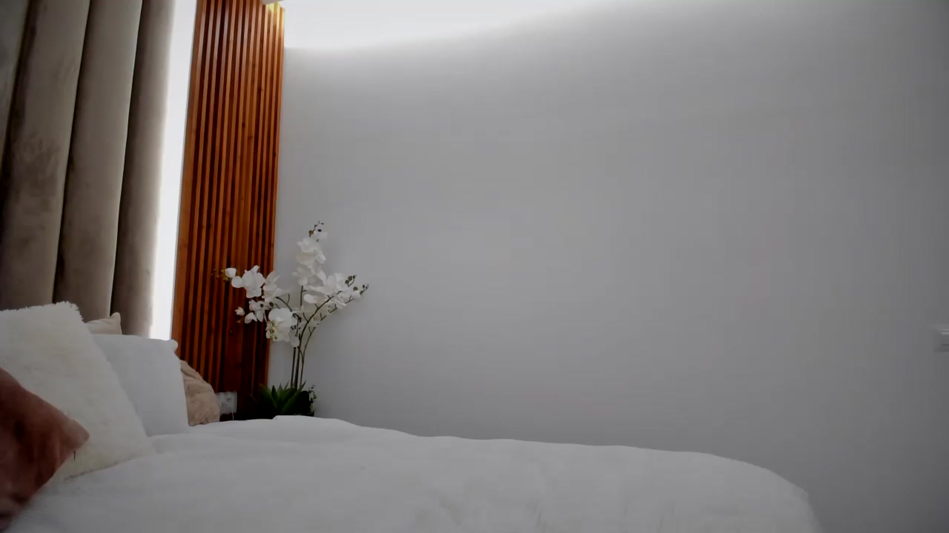 Gallery image thumbnail from SerenDYpity's myfreecams stream on, 01/26/2025, 21:05 image 1 of 20