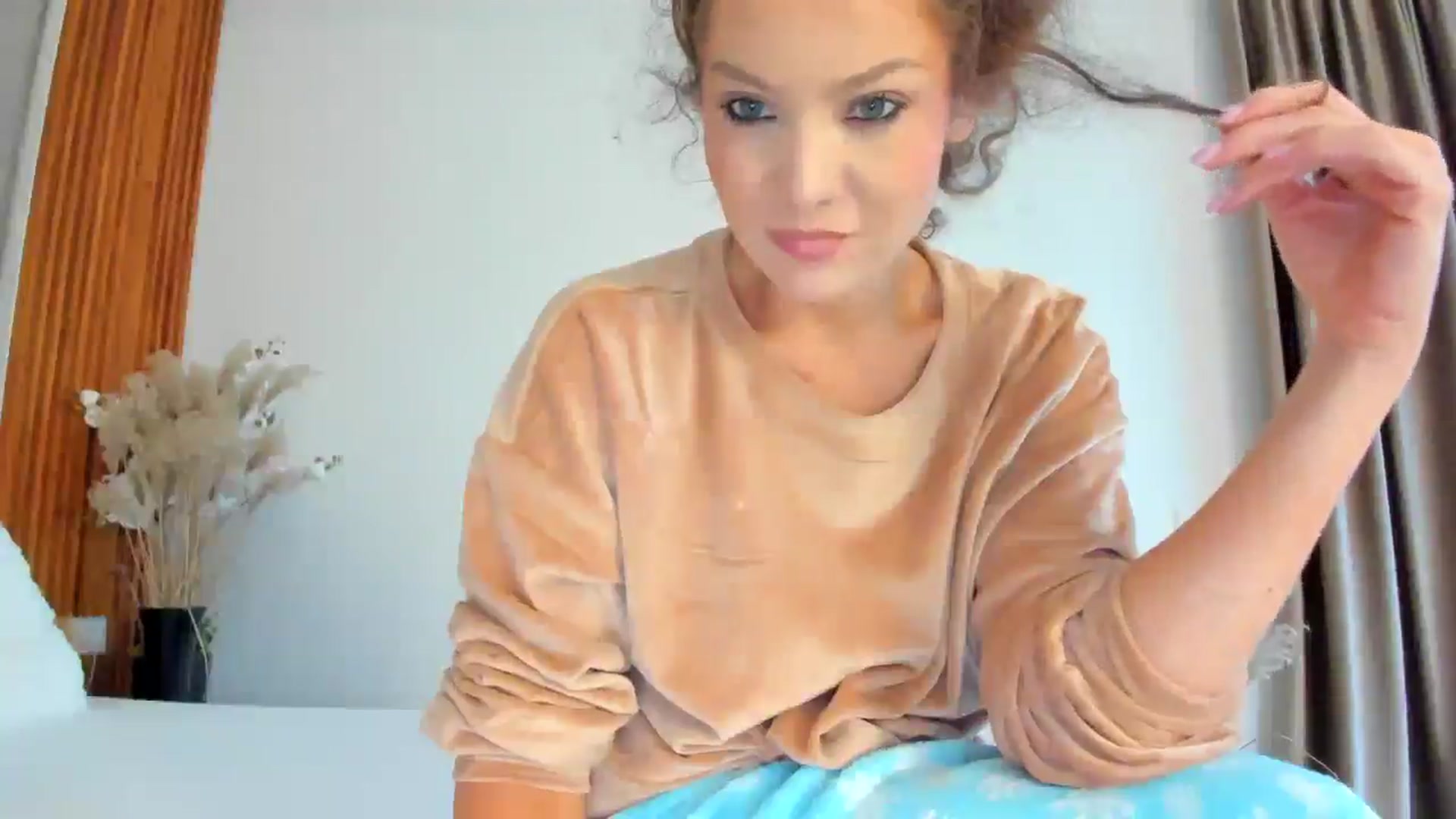 Gallery image thumbnail from SerenDYpity's myfreecams stream on, 02/02/2025, 15:22 image 3 of 20