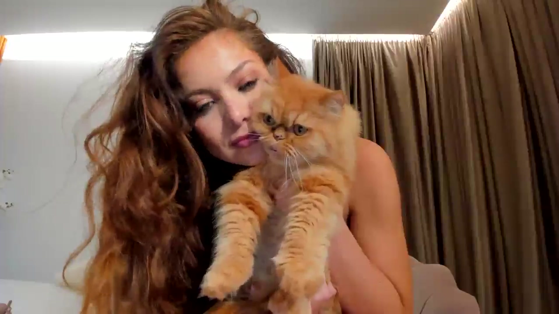 Gallery image thumbnail from SerenDYpity's myfreecams stream on, 02/05/2025, 20:18 image 17 of 20