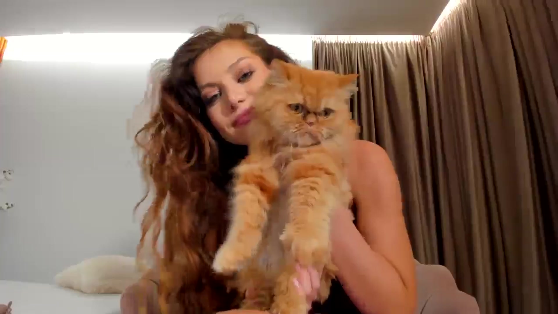 Gallery image thumbnail from SerenDYpity's myfreecams stream on, 02/05/2025, 20:18 image 16 of 20