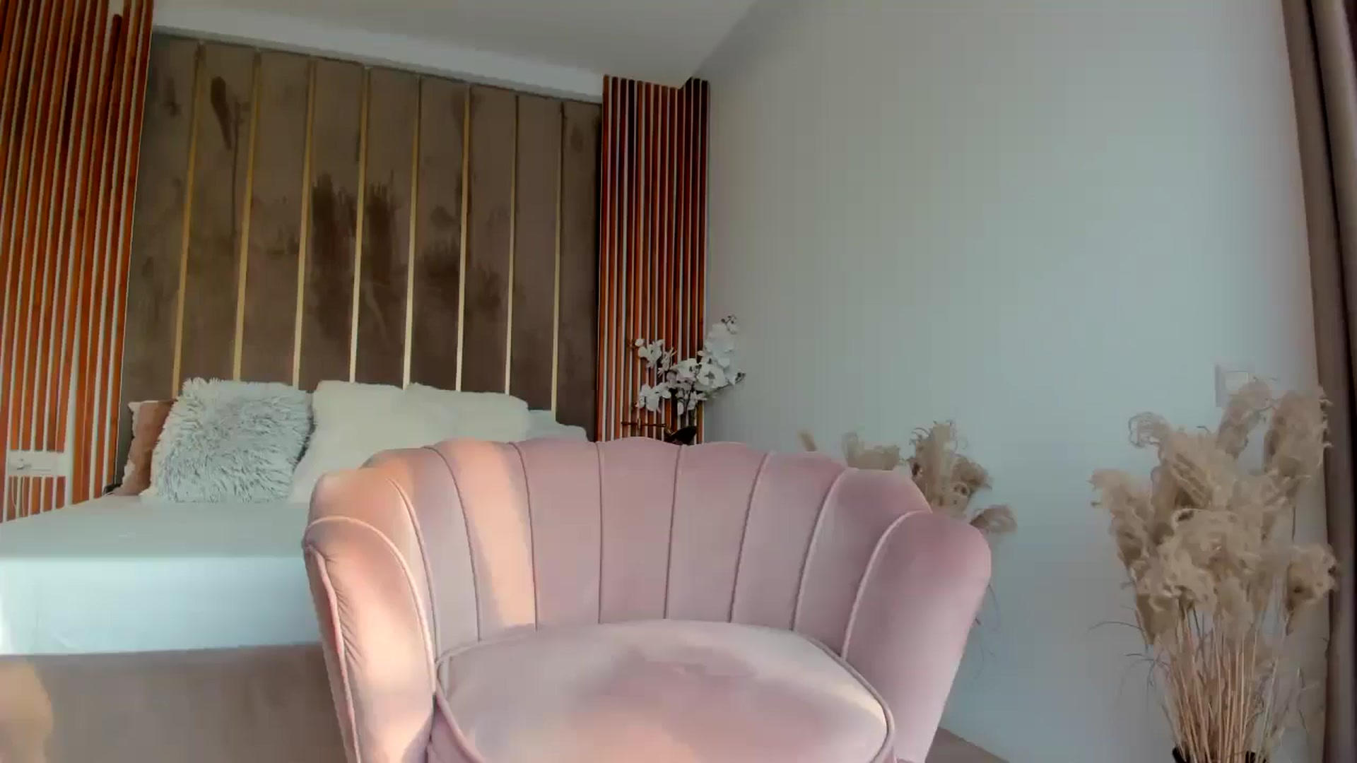 Gallery image thumbnail from SerenDYpity's myfreecams stream on, 02/07/2025, 15:12 image 9 of 20
