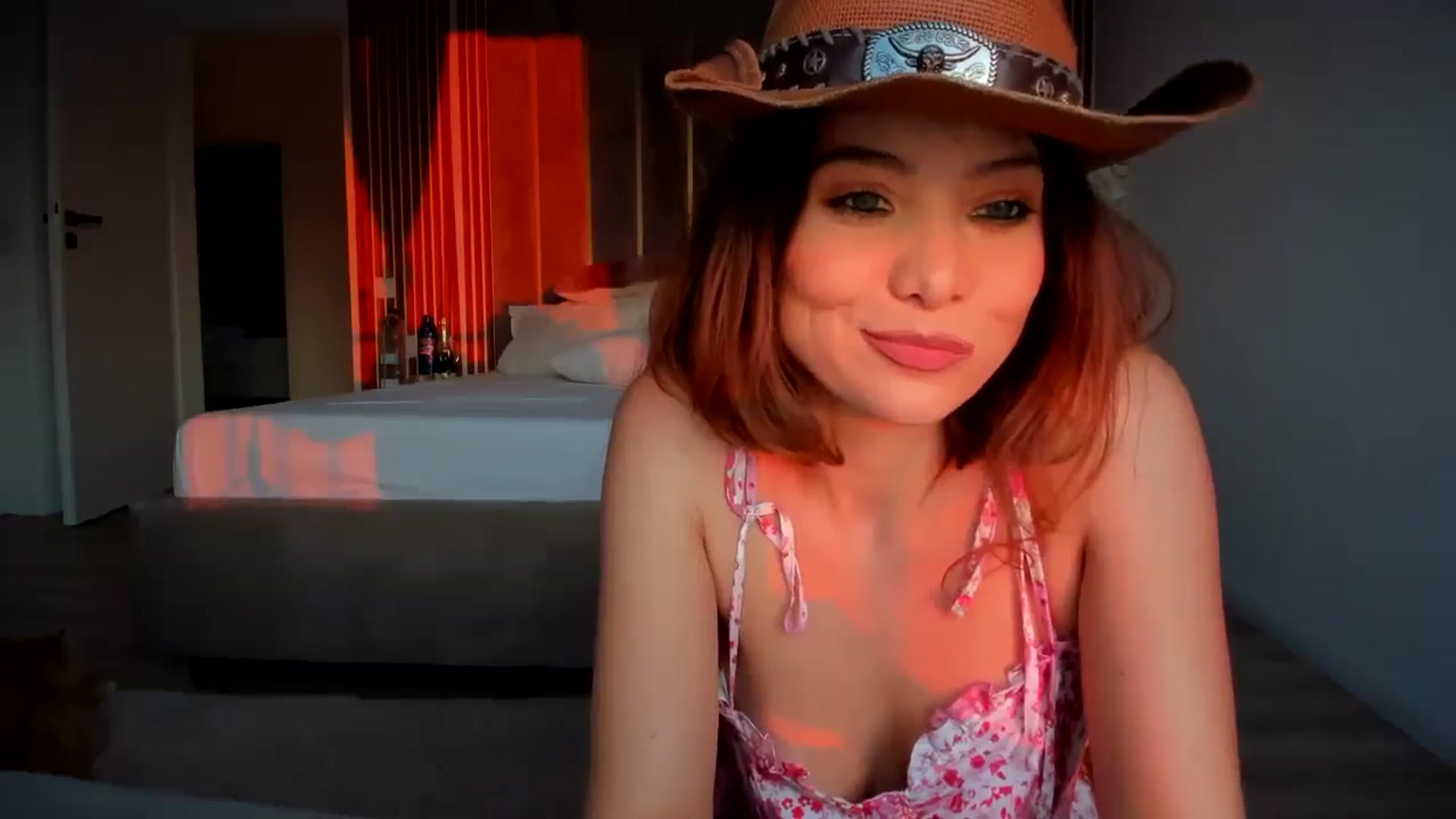 Gallery image thumbnail from SerenDYpity's myfreecams stream on, 02/21/2025, 16:05 image 13 of 20