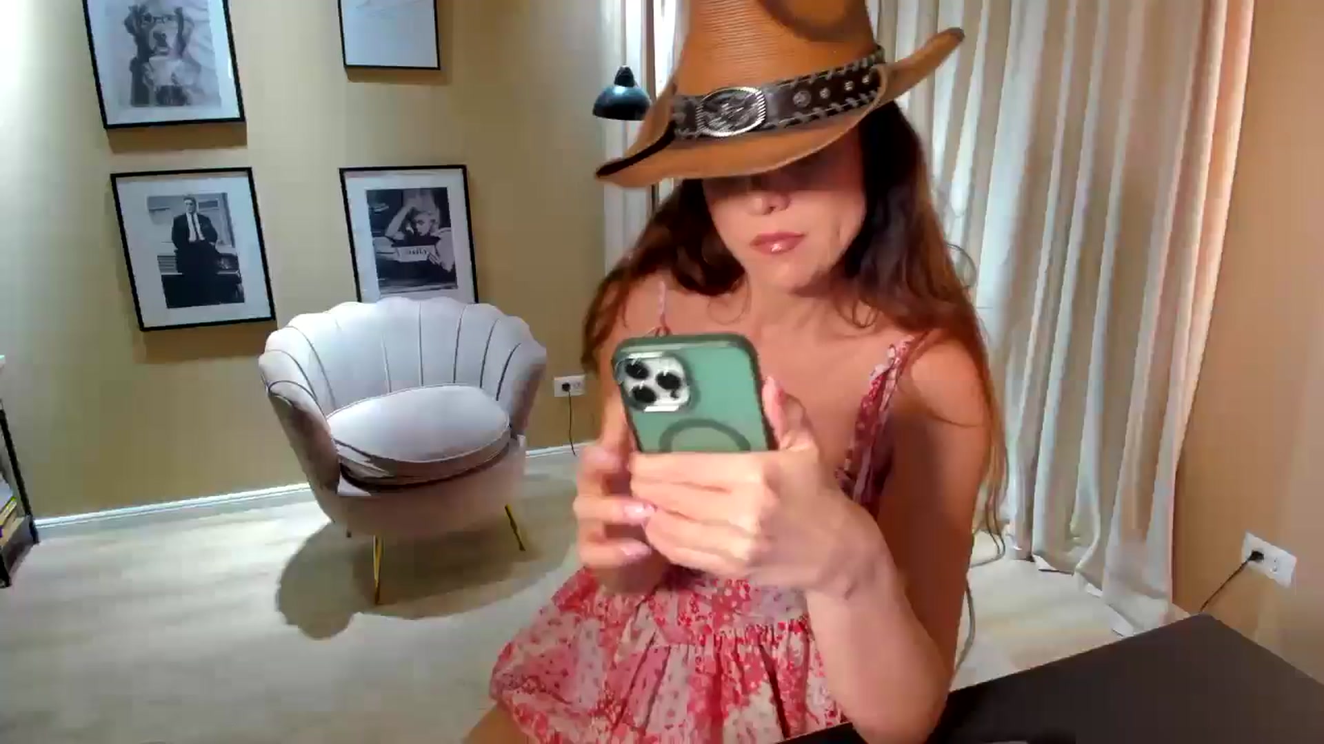 Gallery image thumbnail from SerenDYpity's myfreecams stream on, 02/21/2025, 17:23 image 7 of 20