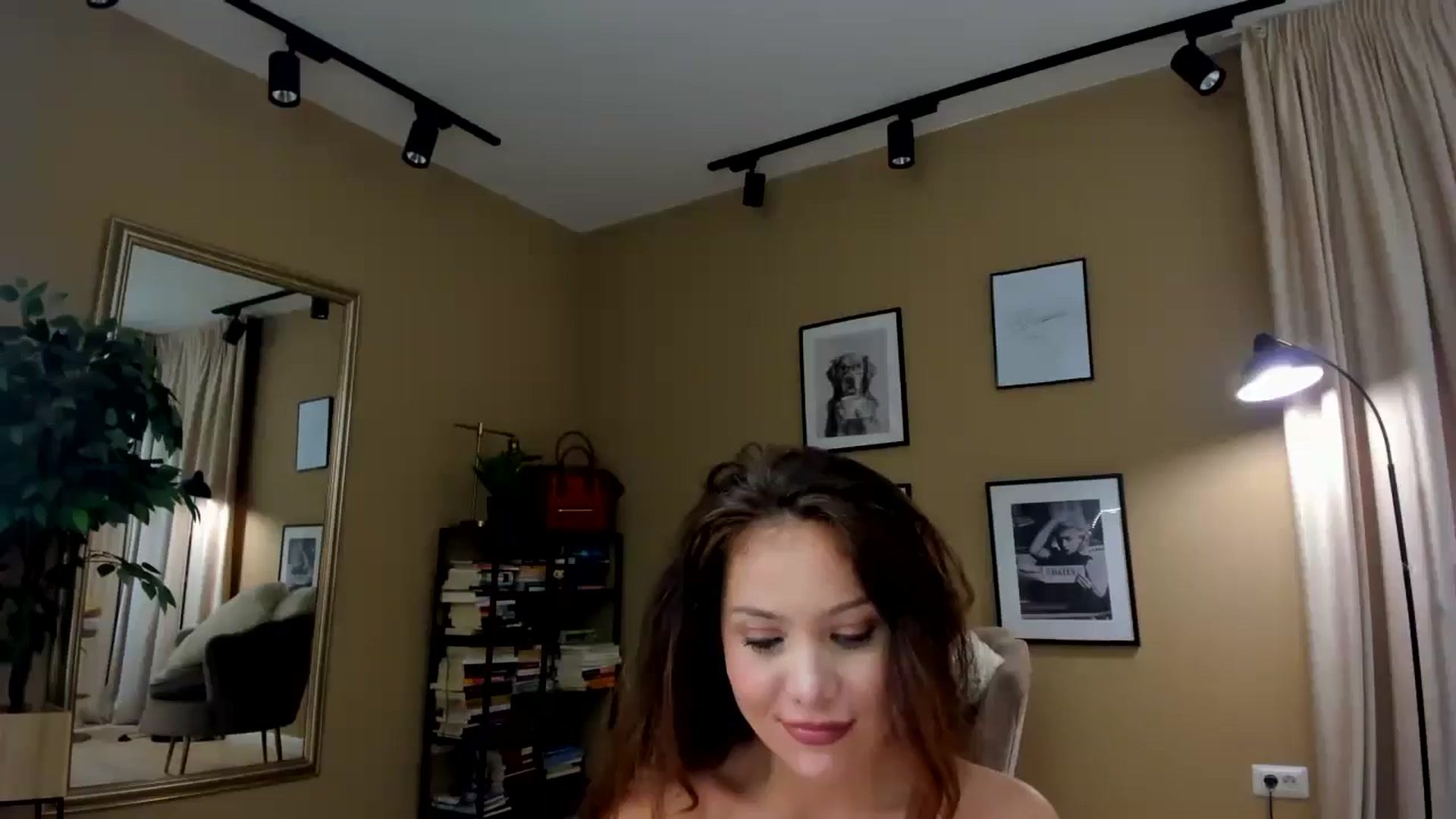 Gallery image thumbnail from SerenDYpity's myfreecams stream on, 03/13/2025, 19:30 image 13 of 20