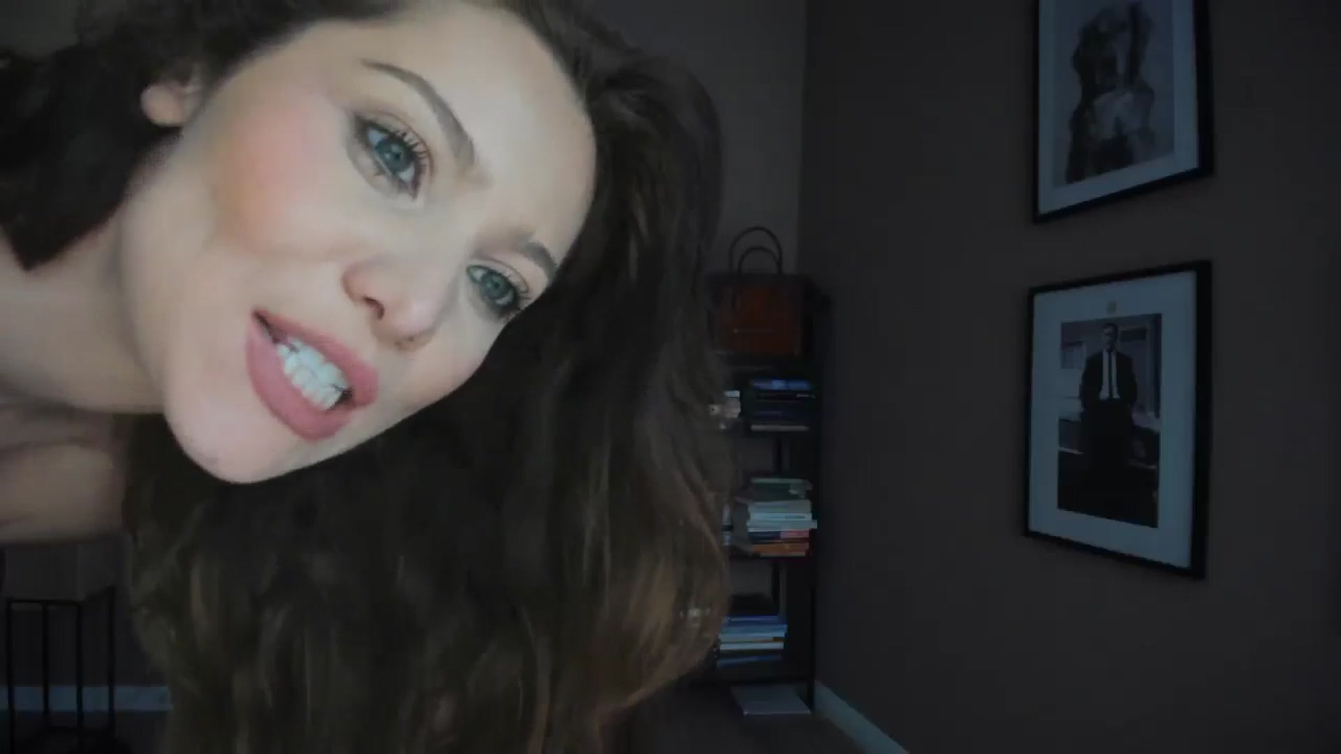 Gallery image thumbnail from SerenDYpity's myfreecams stream on, 03/15/2025, 15:33 image 13 of 20