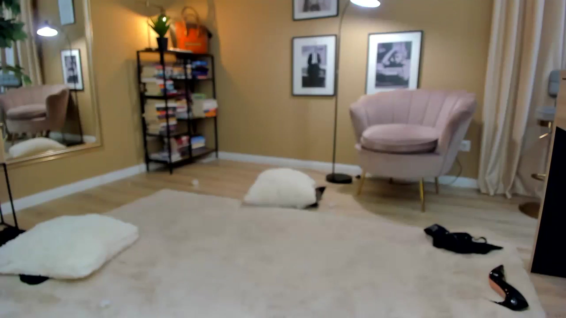 Gallery image thumbnail from SerenDYpity's myfreecams stream on, 03/18/2025, 21:50 image 17 of 20