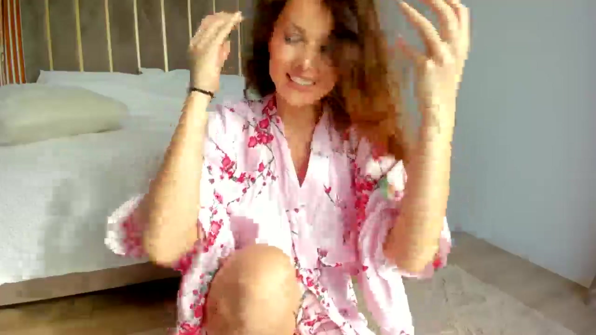 Gallery image thumbnail from SerenDYpity's myfreecams stream on, 04/01/2025, 14:28 image 4 of 20