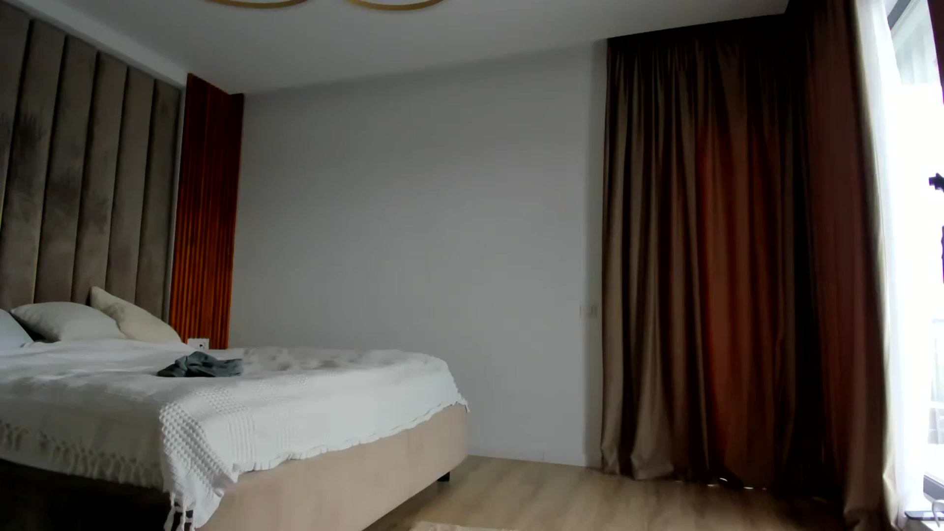 Gallery image thumbnail from SerenDYpity's myfreecams stream on, 04/19/2025, 14:28 image 6 of 20