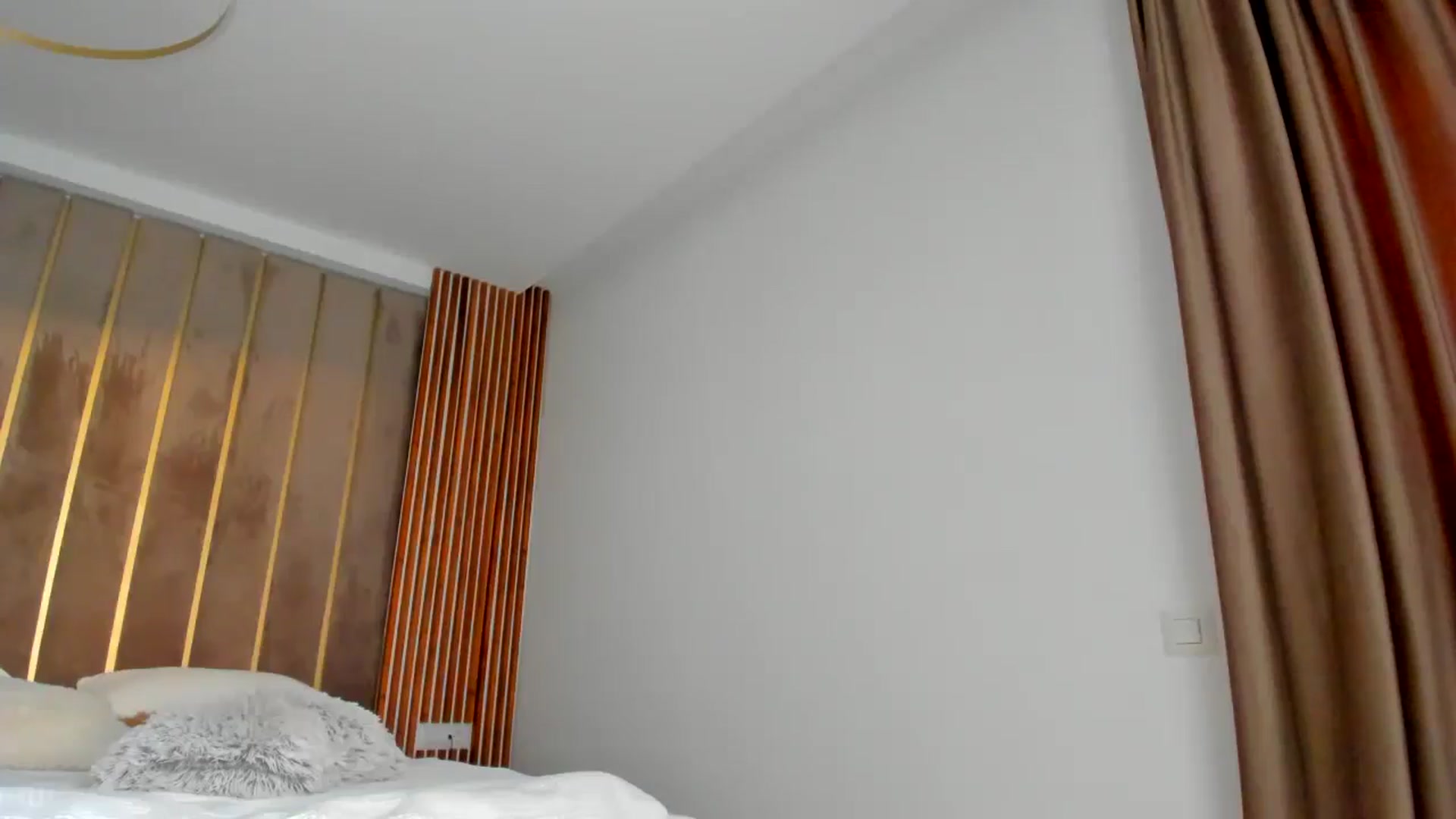 Gallery image thumbnail from SerenDYpity's myfreecams stream on, 04/22/2025, 16:35 image 15 of 20