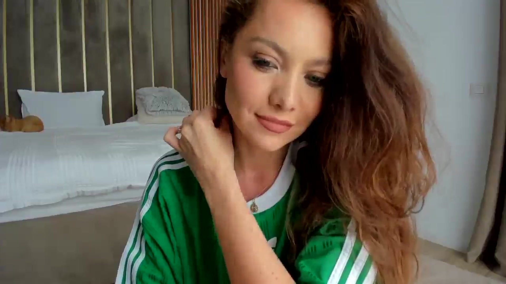 Gallery image thumbnail from SerenDYpity's myfreecams stream on, 05/06/2025, 14:20 image 10 of 20