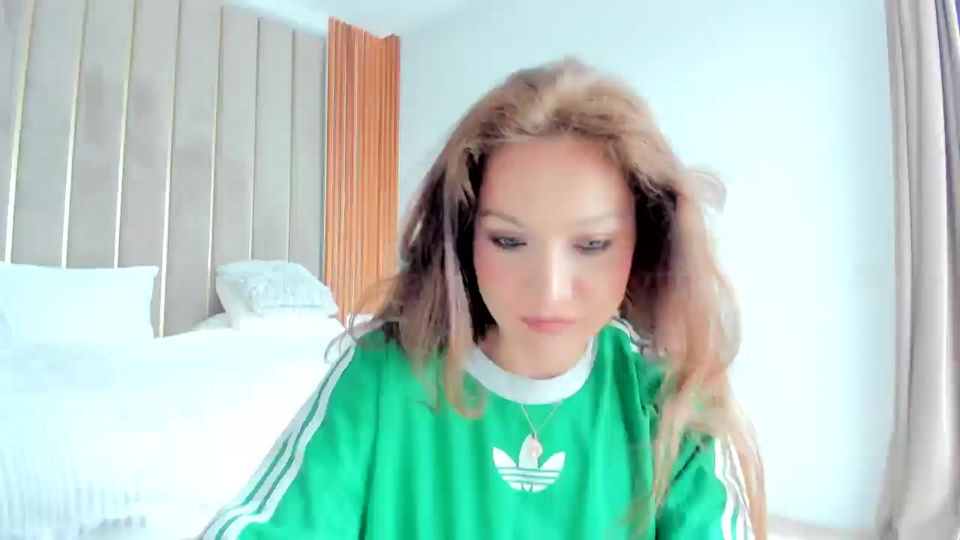 Gallery image thumbnail from SerenDYpity's myfreecams stream on, 05/06/2025, 14:20 image 1 of 20
