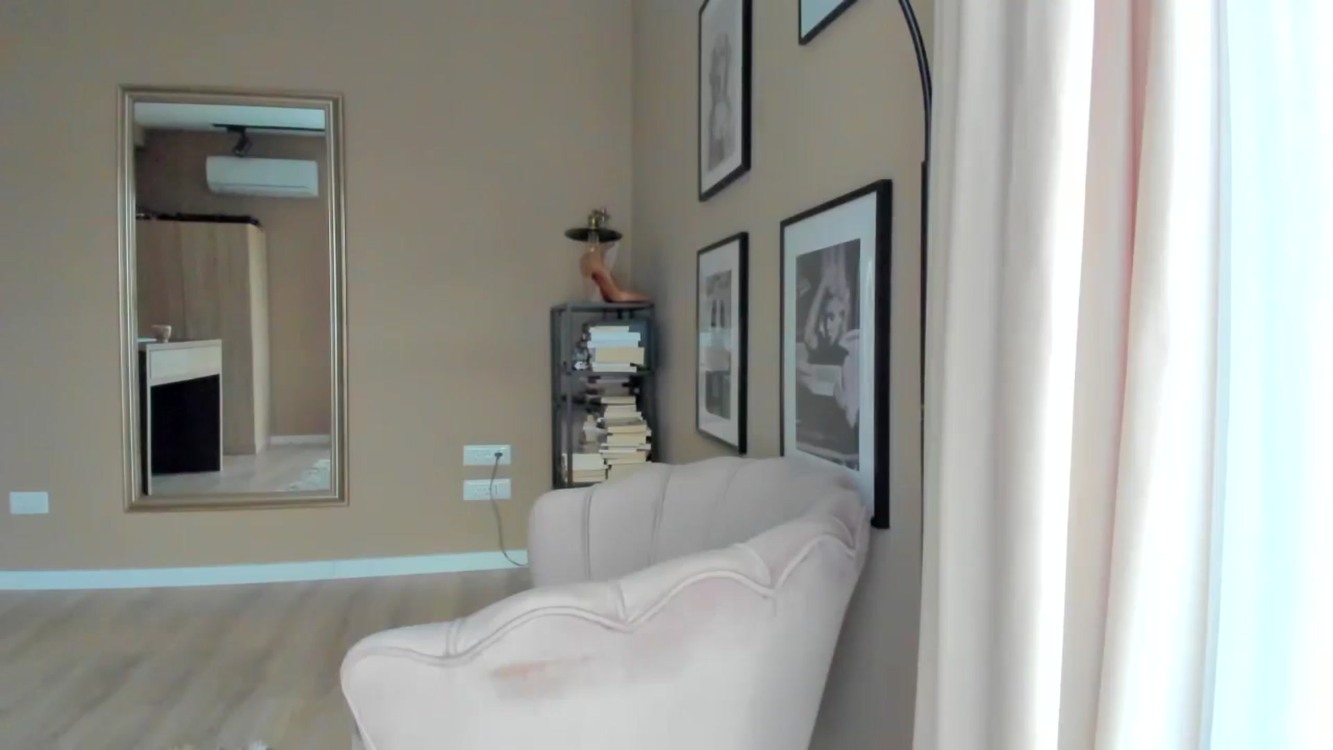 Gallery image thumbnail from SerenDYpity's myfreecams stream on, 05/14/2025, 17:42 image 3 of 20