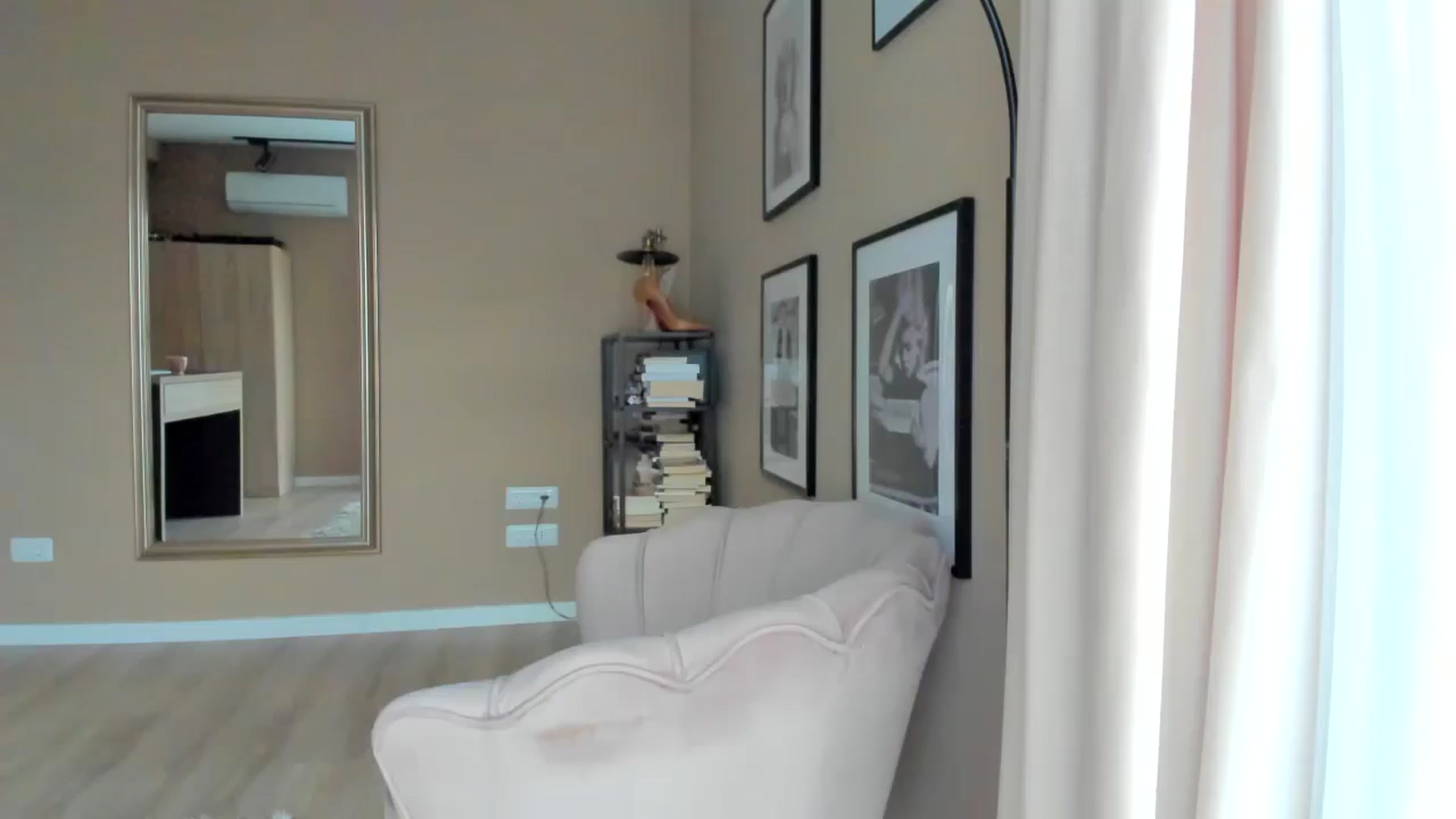 Gallery image thumbnail from SerenDYpity's myfreecams stream on, 05/14/2025, 17:42 image 1 of 20