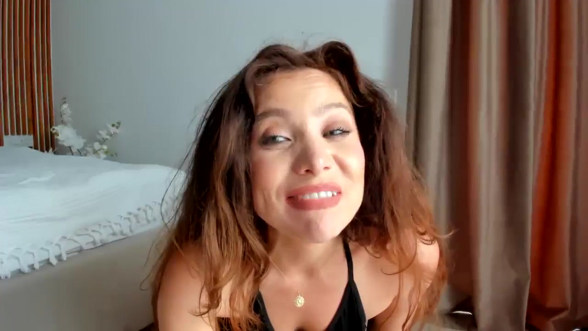 Gallery image thumbnail from SerenDYpity's myfreecams stream on, 06/01/2025, 16:00 image 2 of 20