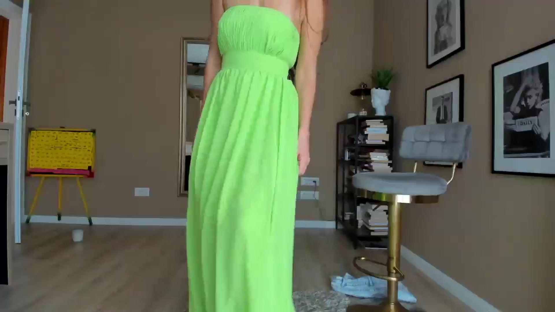 Gallery image thumbnail from SerenDYpity's myfreecams stream on, 06/13/2025, 15:11 image 6 of 20