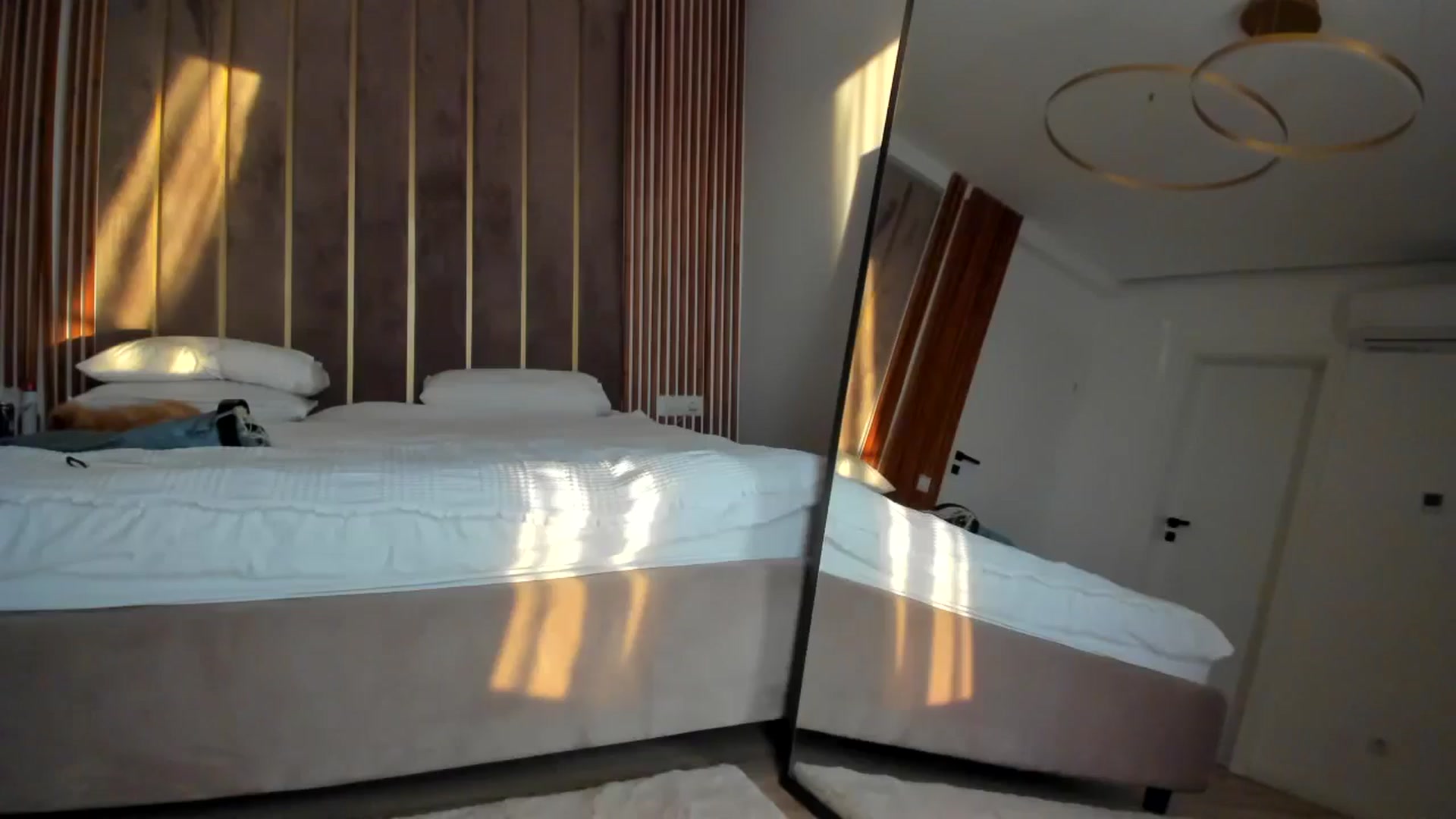 Gallery image thumbnail from SerenDYpity's myfreecams stream on, 06/15/2025, 17:55 image 17 of 20