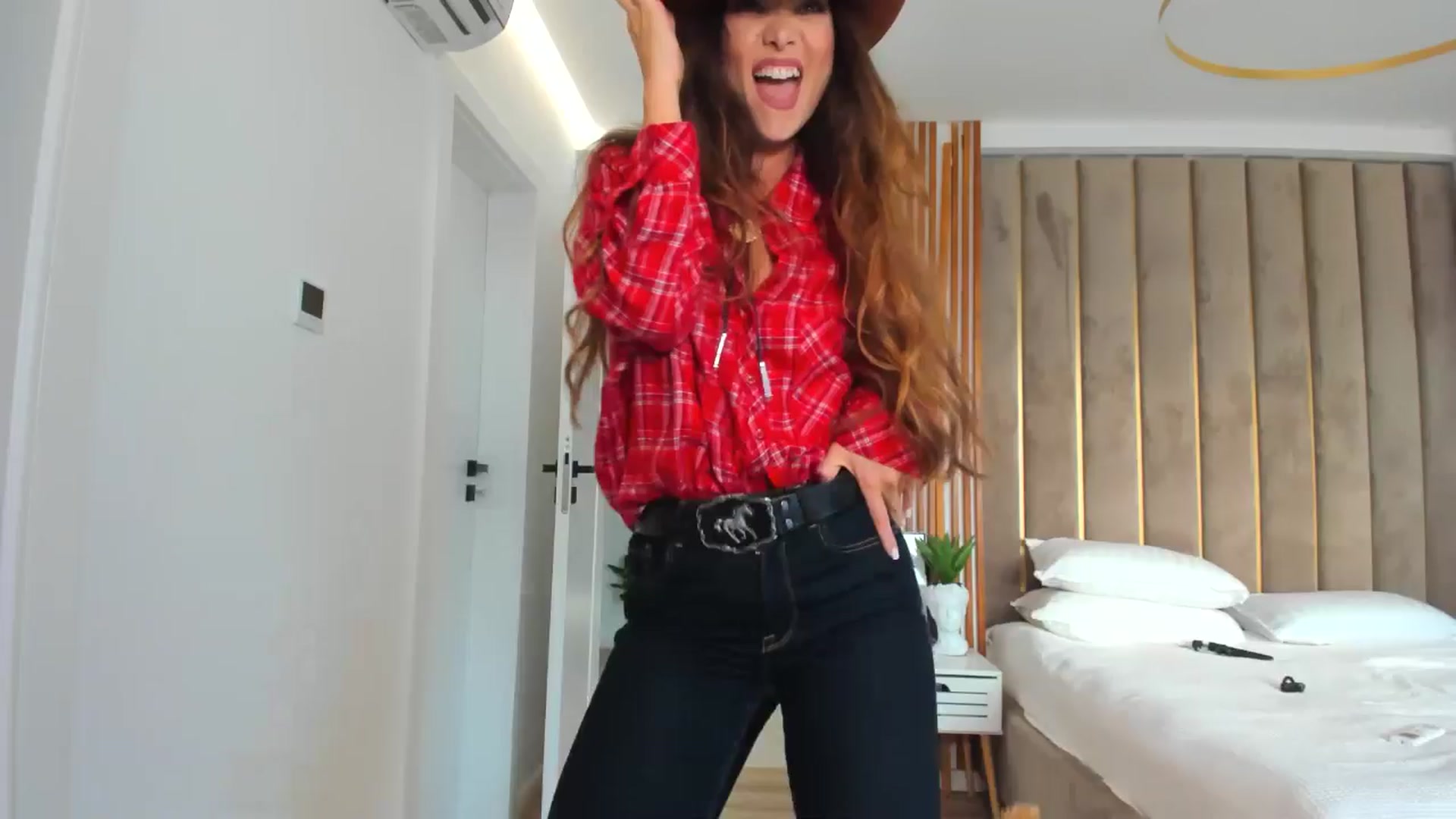 Gallery image thumbnail from SerenDYpity's myfreecams stream on, 09/08/2025, 16:28 image 16 of 20