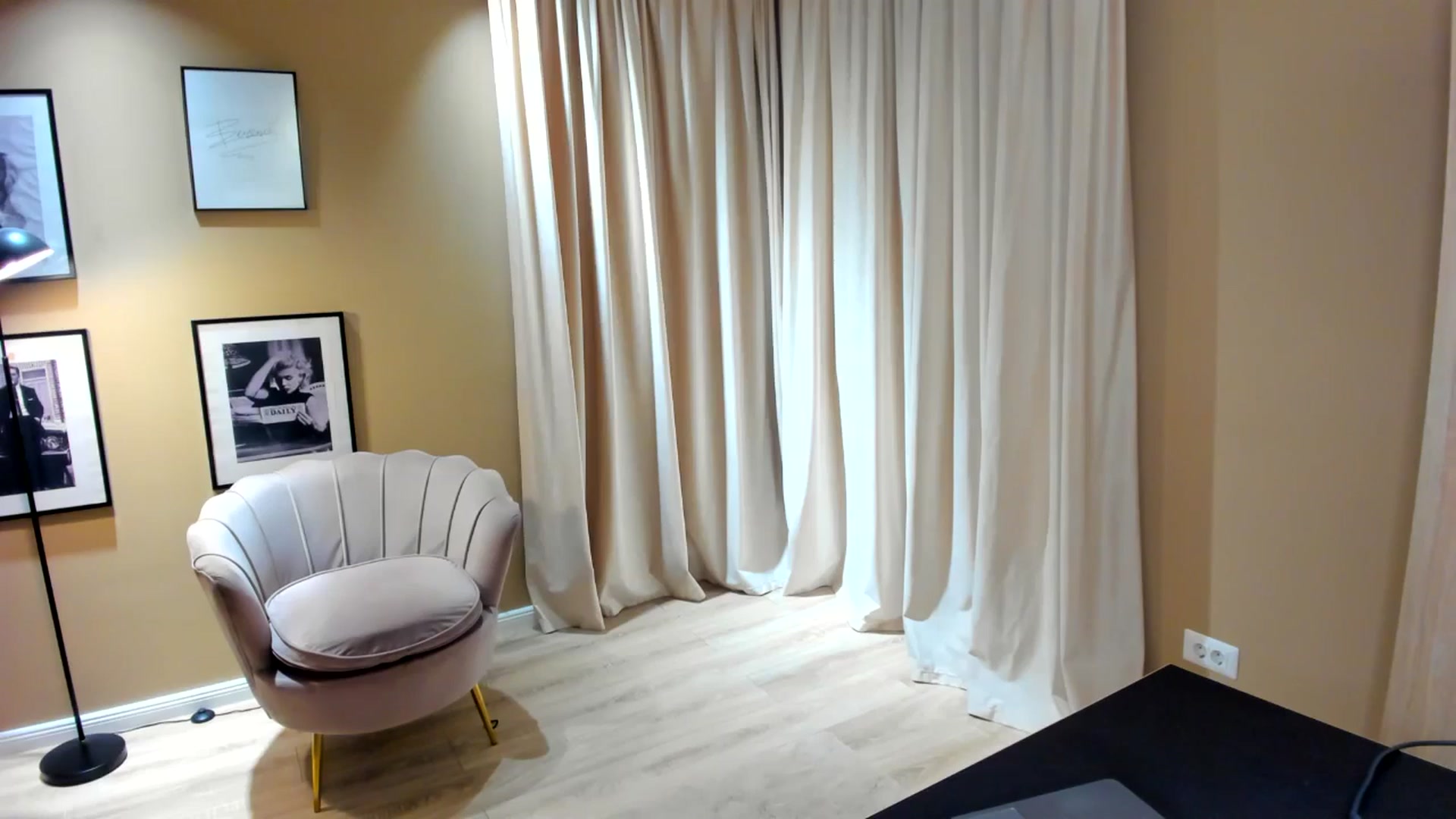 Gallery image thumbnail from SerenDYpity's myfreecams stream on, 09/25/2025, 19:00 image 7 of 20