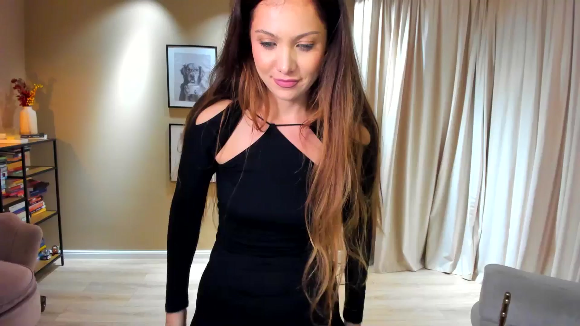 Gallery image thumbnail from SerenDYpity's myfreecams stream on, 10/03/2025, 18:44 image 15 of 20